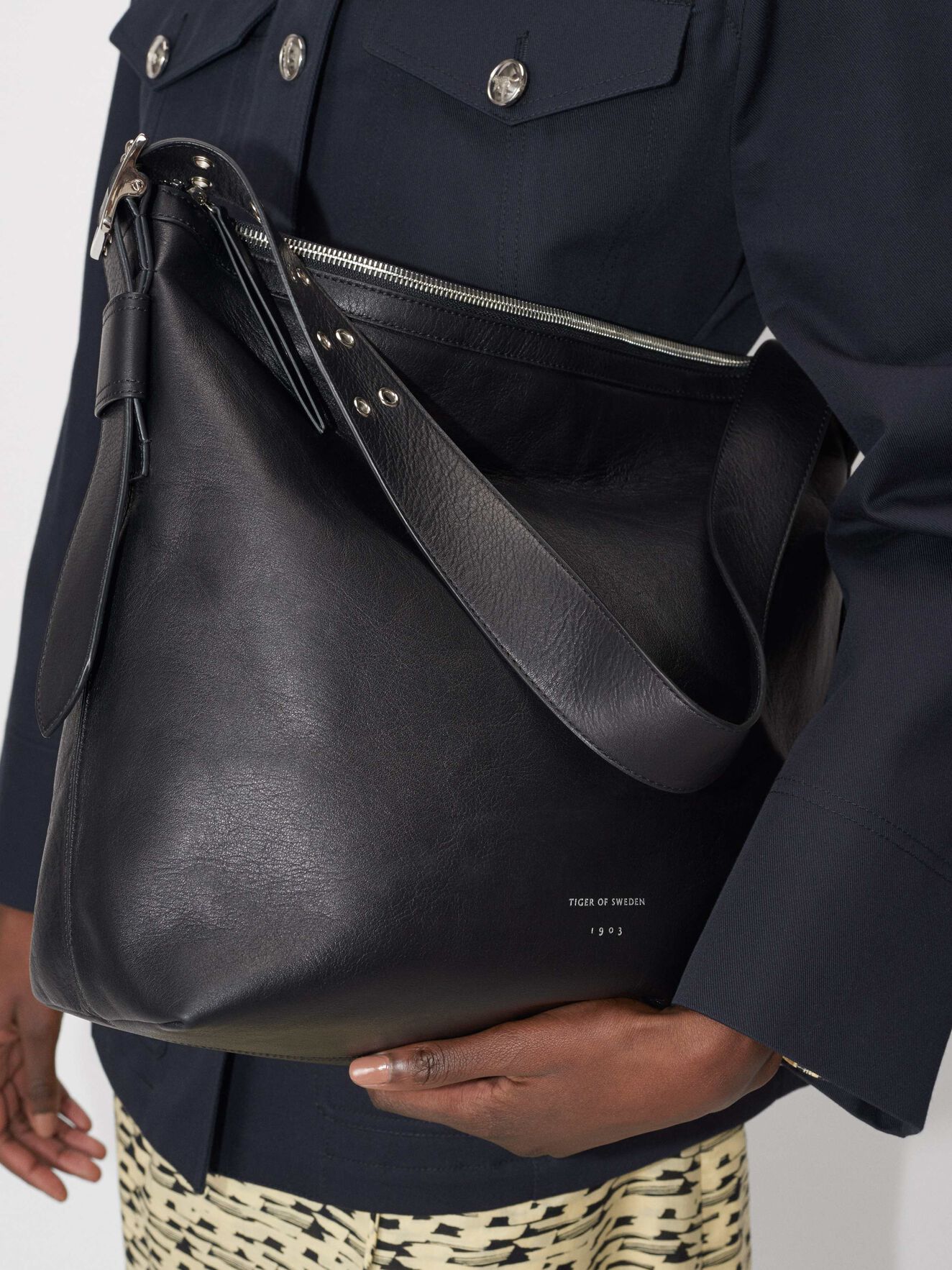 Bamosa Handtasche in Black from Tiger of Sweden Bamosa Handtasche in Black from Tiger of Sweden