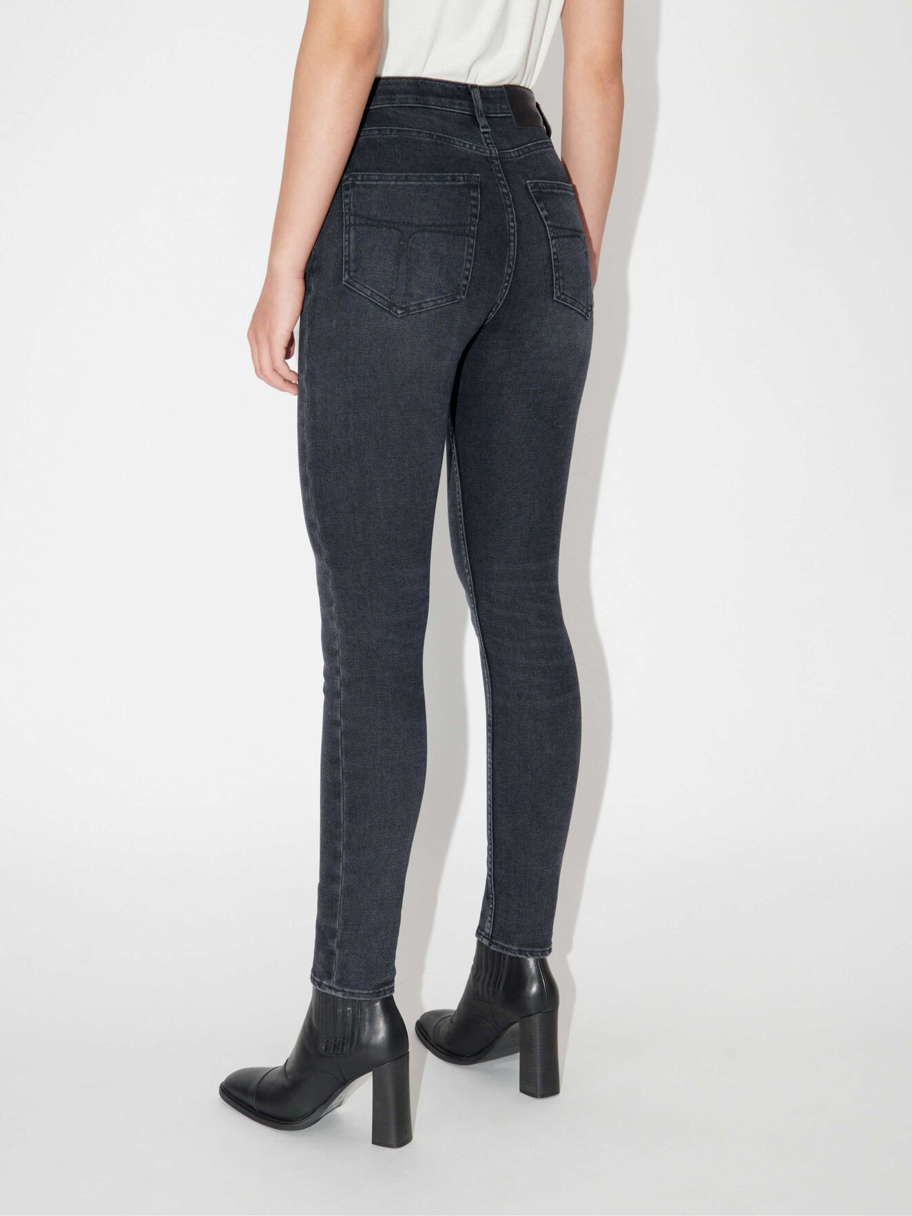 Shelly Jeans in Black from Tiger of Sweden Shelly Jeans in Black from Tiger of Sweden
