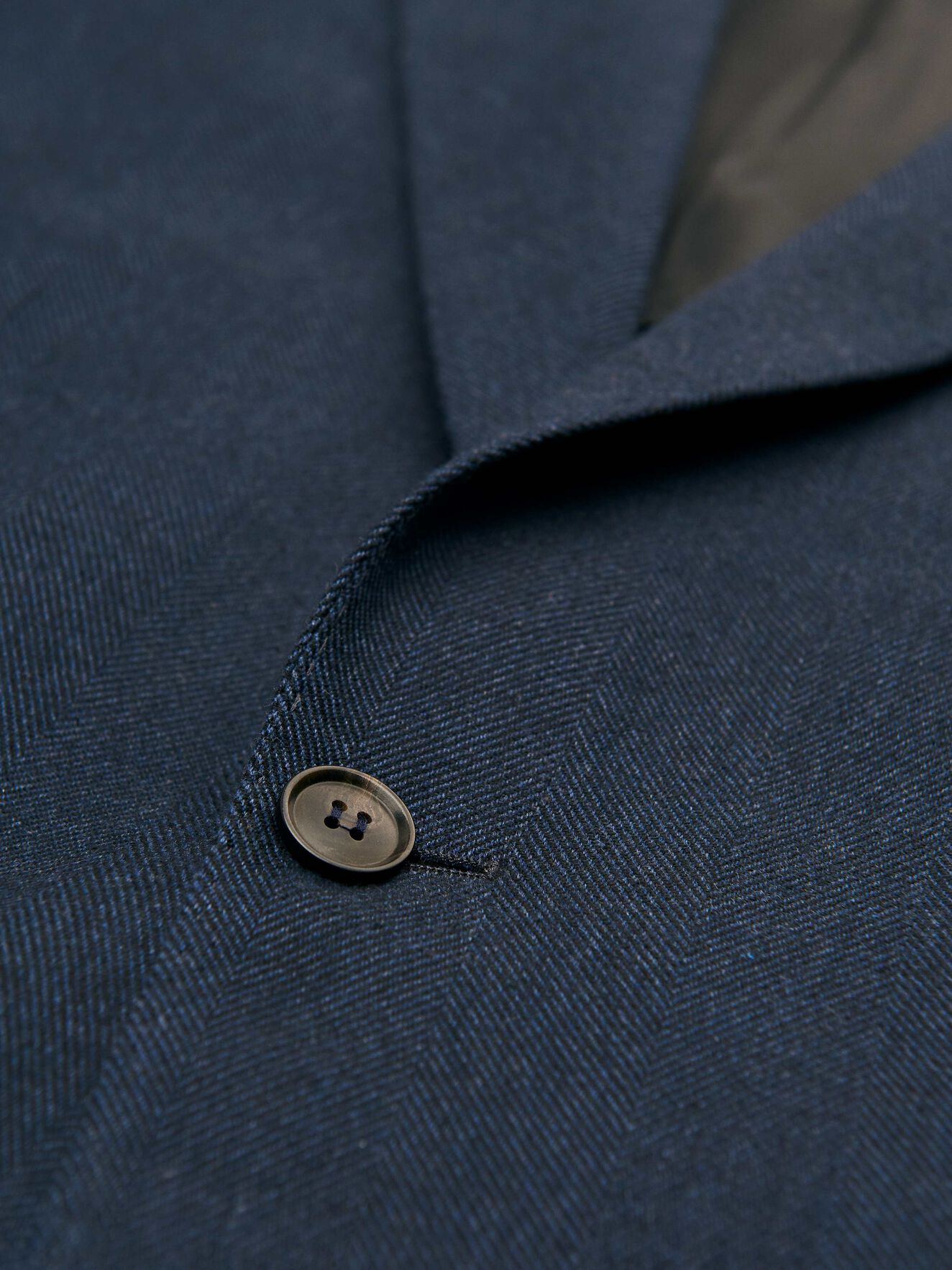 Josef Blazer in Midnight blue from Tiger of Sweden Josef Blazer in Midnight blue from Tiger of Sweden