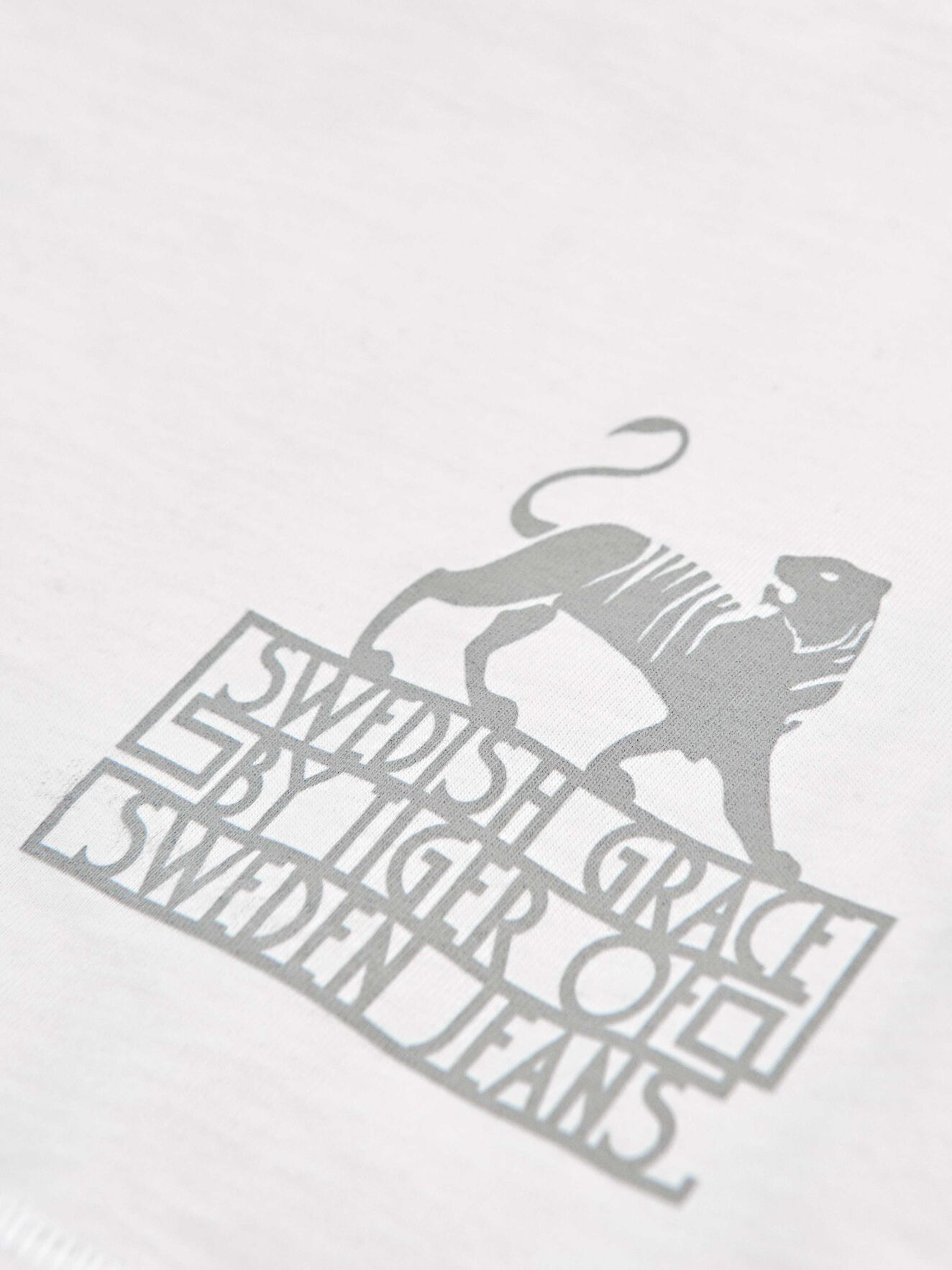 Sea T-Shirt in White Light from Tiger of Sweden Sea T-Shirt in White Light from Tiger of Sweden