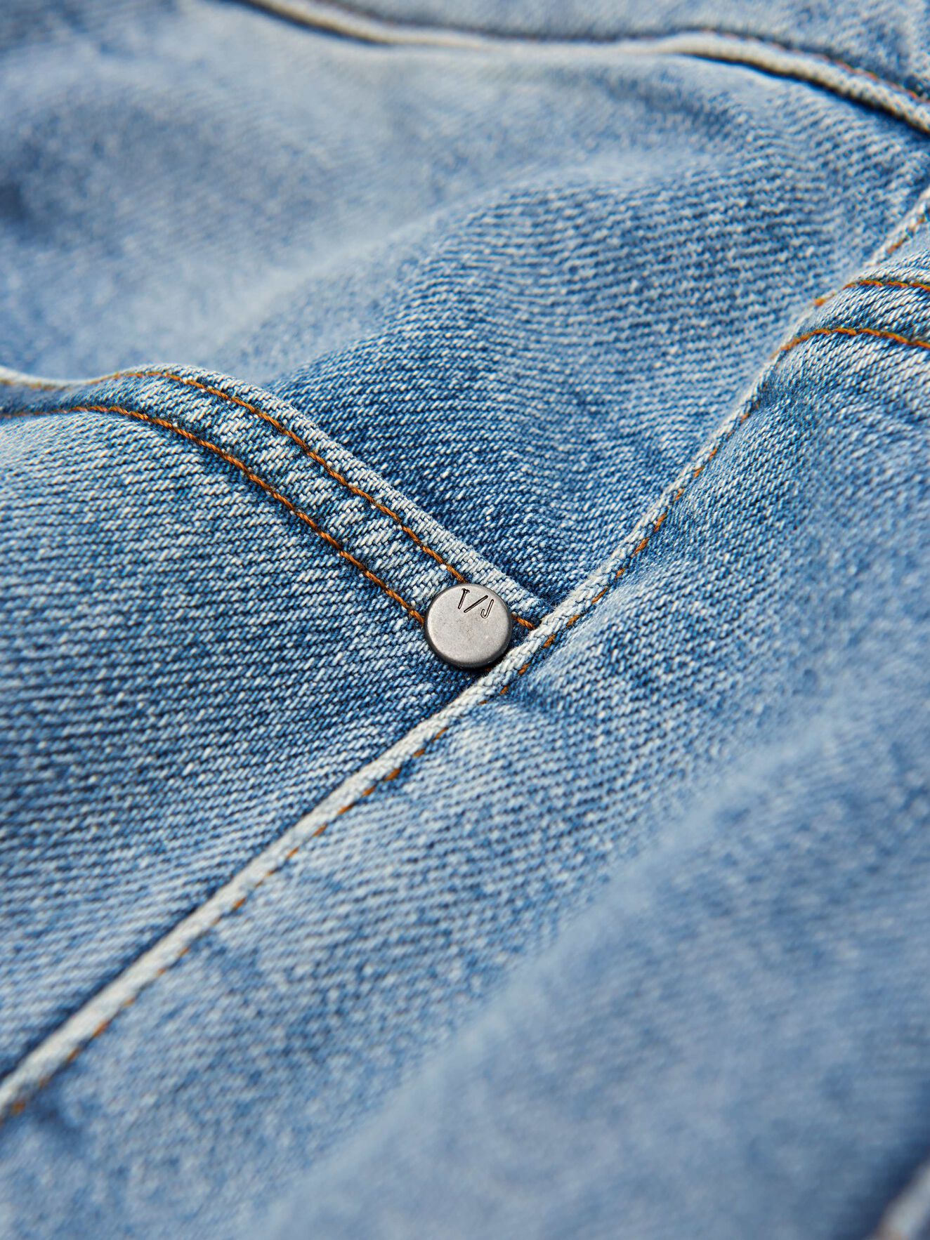 Ash Shorts in Light blue from Tiger of Sweden Ash Shorts in Light blue from Tiger of Sweden