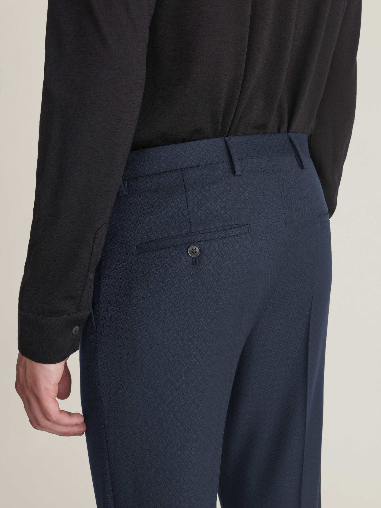 Tarpino Hose in Royal Blue from Tiger of Sweden Tarpino Hose in Royal Blue from Tiger of Sweden
