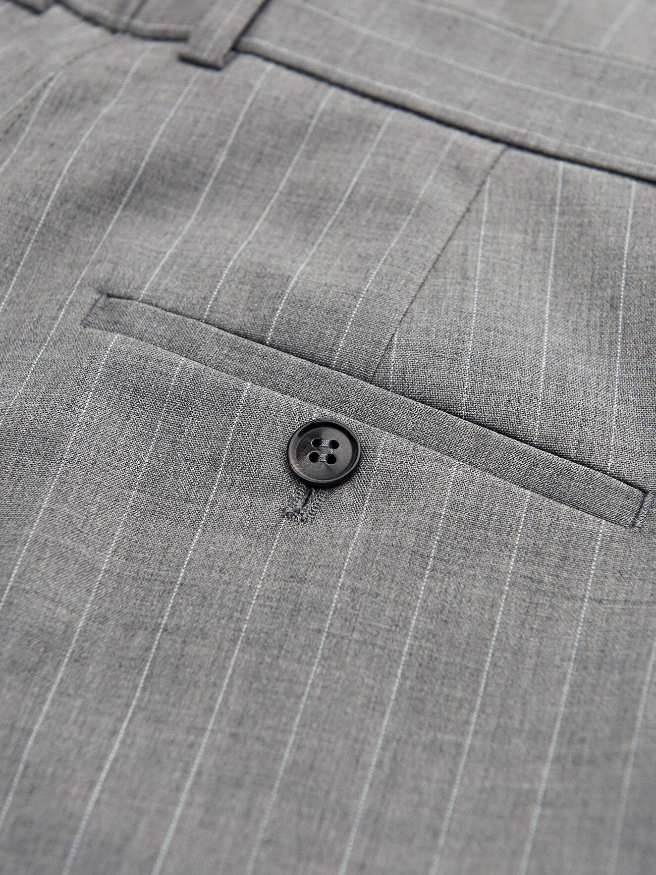 Hollen Trousers in Light grey melange from Tiger of Sweden Hollen Trousers in Light grey melange from Tiger of Sweden