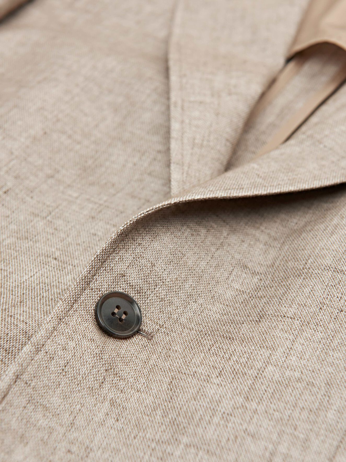 1903 Pa Hl Blazer in Irish Cream from Tiger of Sweden 1903 Pa Hl Blazer in Irish Cream from Tiger of Sweden