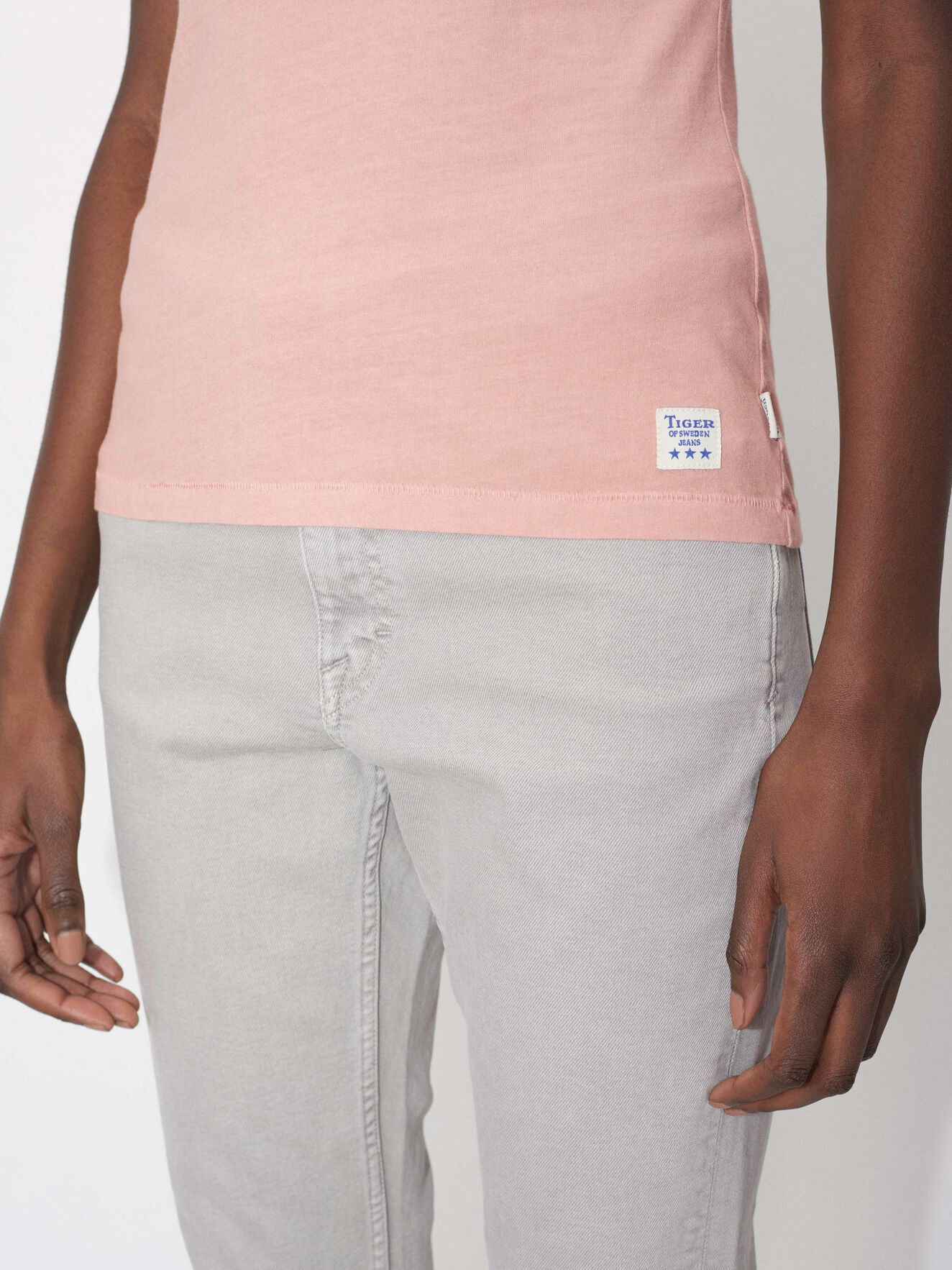 Nice T-Shirt in Rose Tan from Tiger of Sweden Nice T-Shirt in Rose Tan from Tiger of Sweden