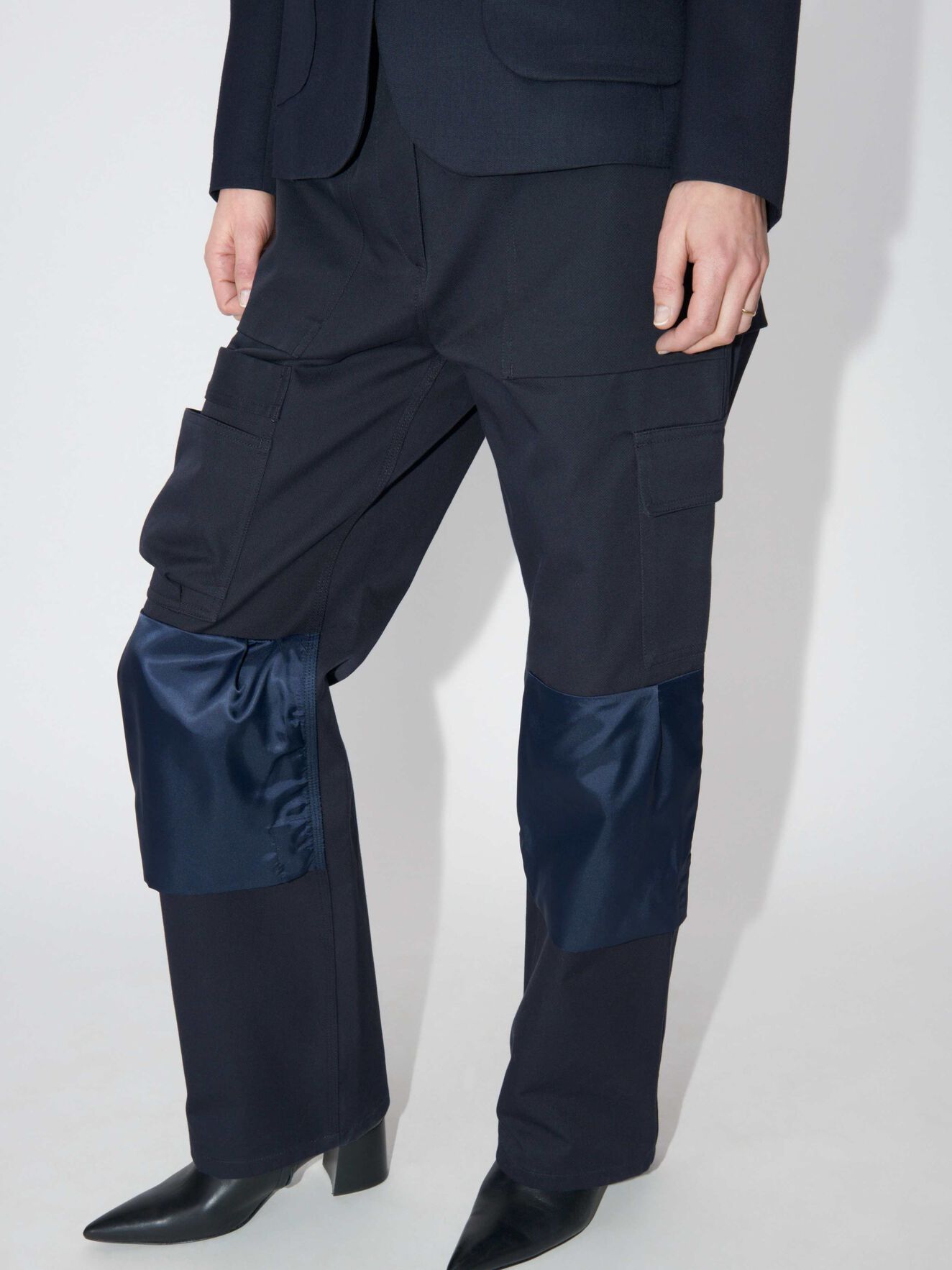 Lunaria Trousers in Midnight blue from Tiger of Sweden Lunaria Trousers in Midnight blue from Tiger of Sweden
