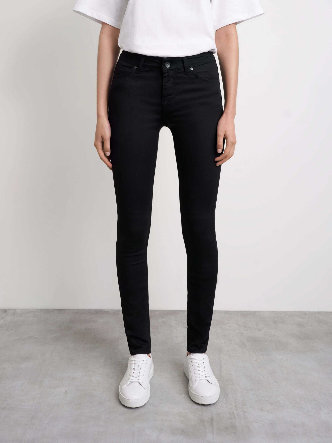 Slight Jeans in Black from Tiger of Sweden Slight Jeans in Black from Tiger of Sweden