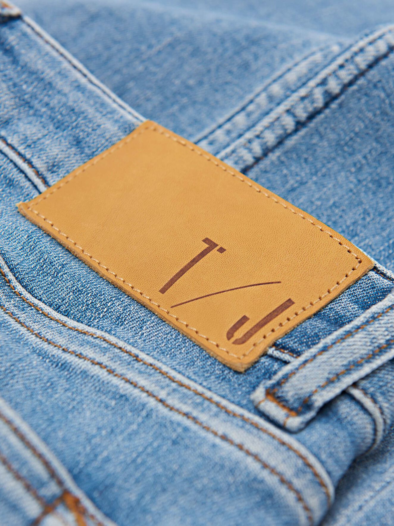 Slender Jeans in Light blue from Tiger of Sweden Slender Jeans in Light blue from Tiger of Sweden