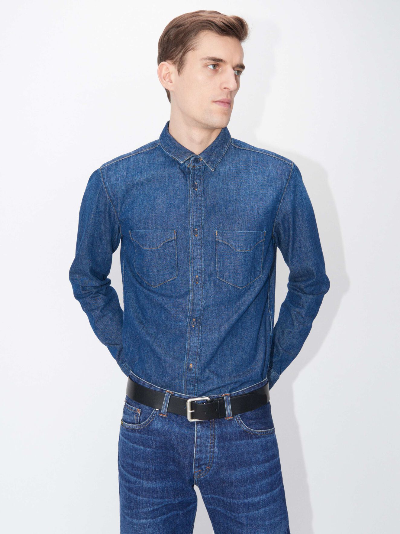 Chemise Sid in Medium Blue from Tiger of Sweden Chemise Sid in Medium Blue from Tiger of Sweden