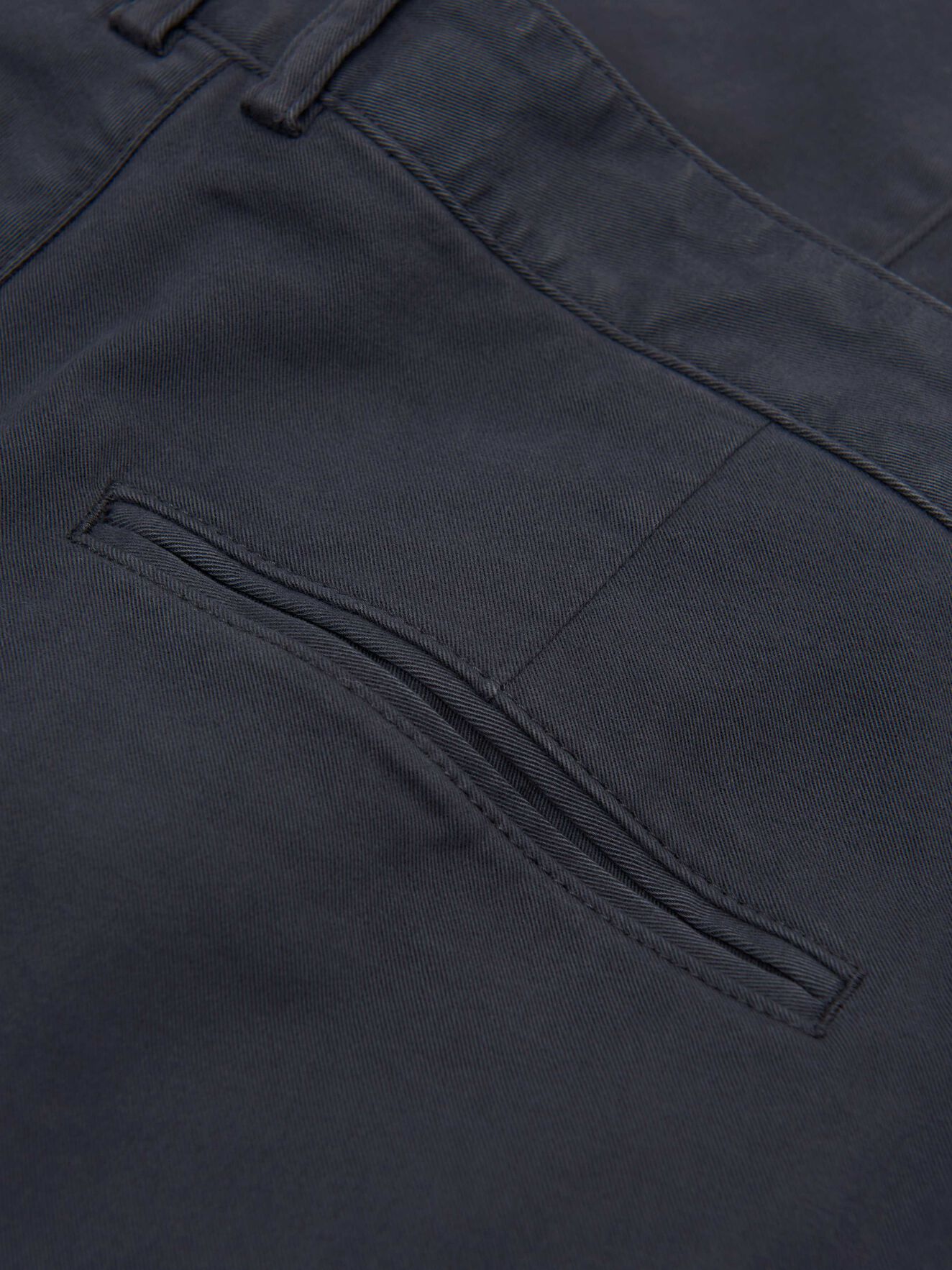 Transit 4 Trousers in Antique metal from Tiger of Sweden Transit 4 Trousers in Antique metal from Tiger of Sweden