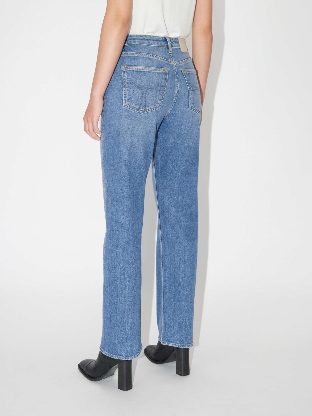 Fran Jeans in Light blue from Tiger of Sweden Fran Jeans in Light blue from Tiger of Sweden