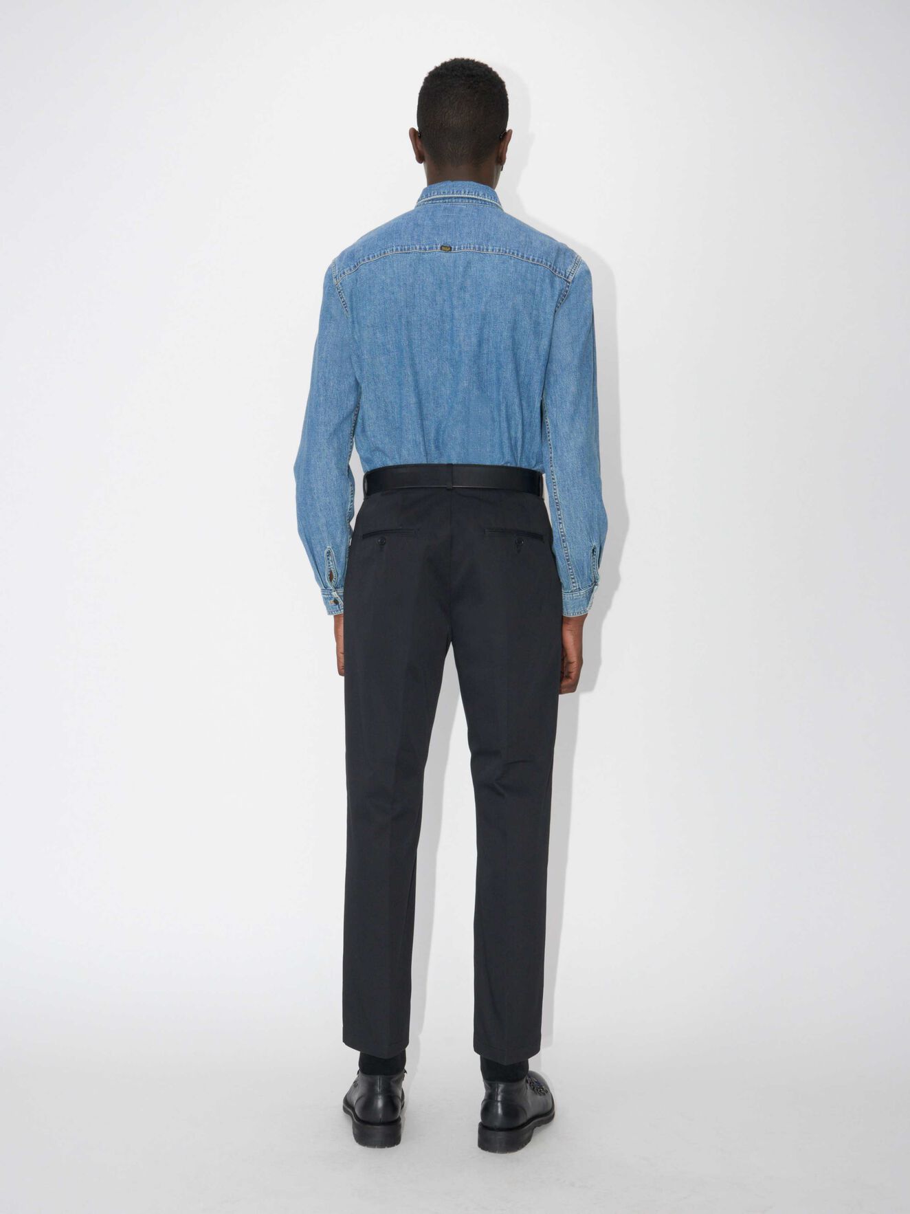 Pure Np Hemd in Medium Blue from Tiger of Sweden Pure Np Hemd in Medium Blue from Tiger of Sweden