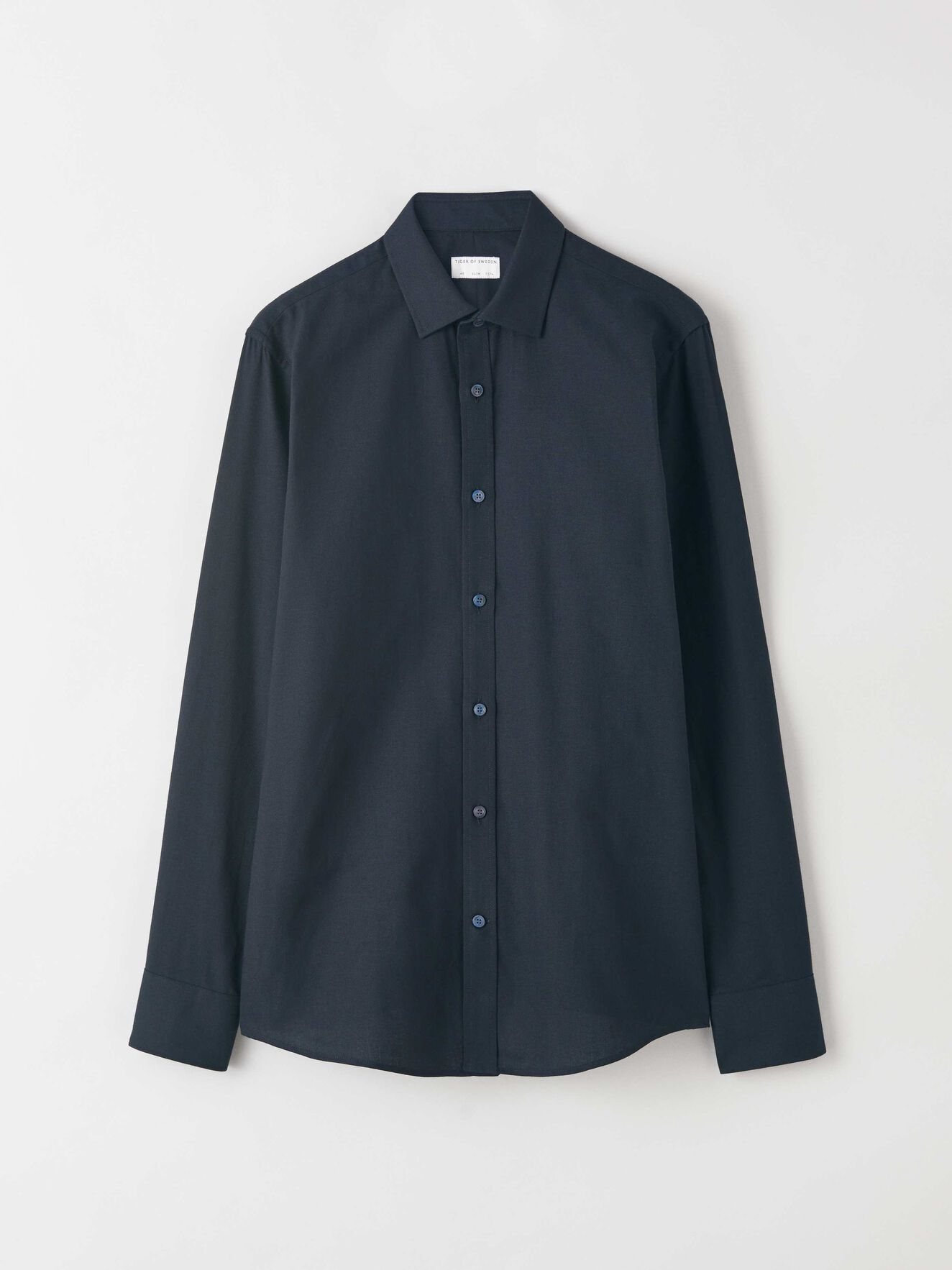 Chemise Fridolf in Light Ink from Tiger of Sweden Chemise Fridolf in Light Ink from Tiger of Sweden