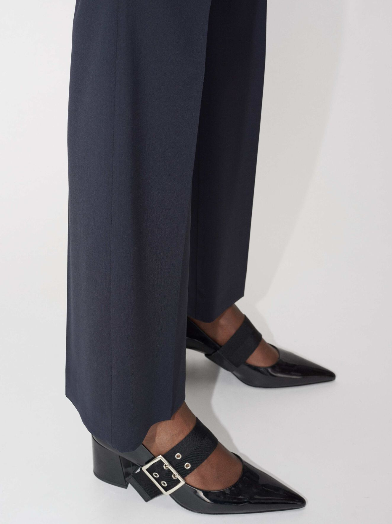 Hollen Trousers in Midnight blue from Tiger of Sweden Hollen Trousers in Midnight blue from Tiger of Sweden