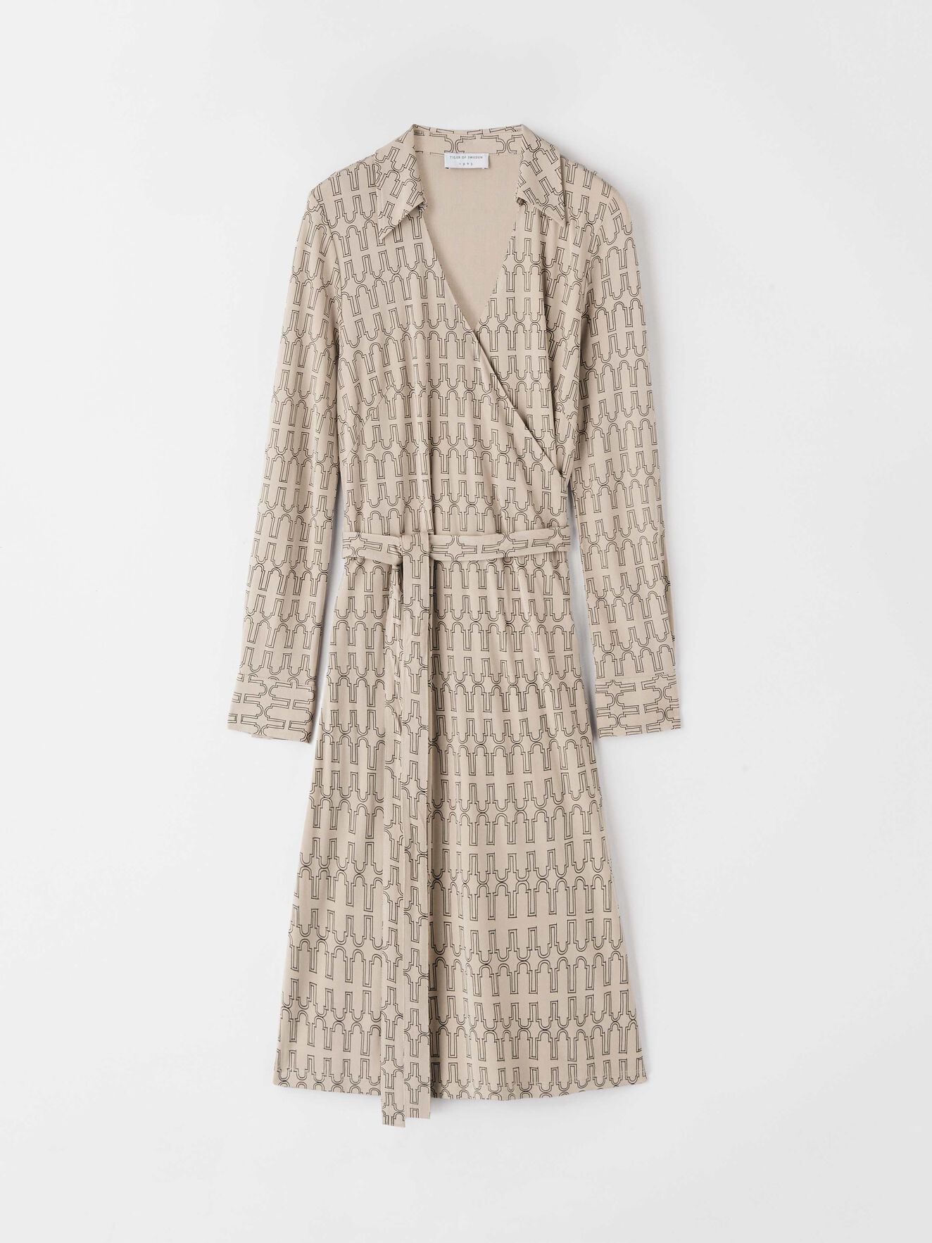 Lilium P Dress in ARTWORK from Tiger of Sweden Lilium P Dress in ARTWORK from Tiger of Sweden
