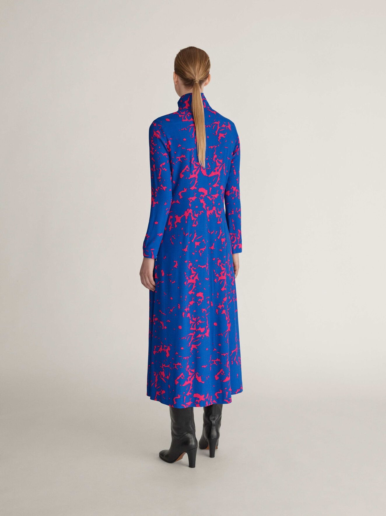 Cupula P Dress in ARTWORK from Tiger of Sweden Cupula P Dress in ARTWORK from Tiger of Sweden