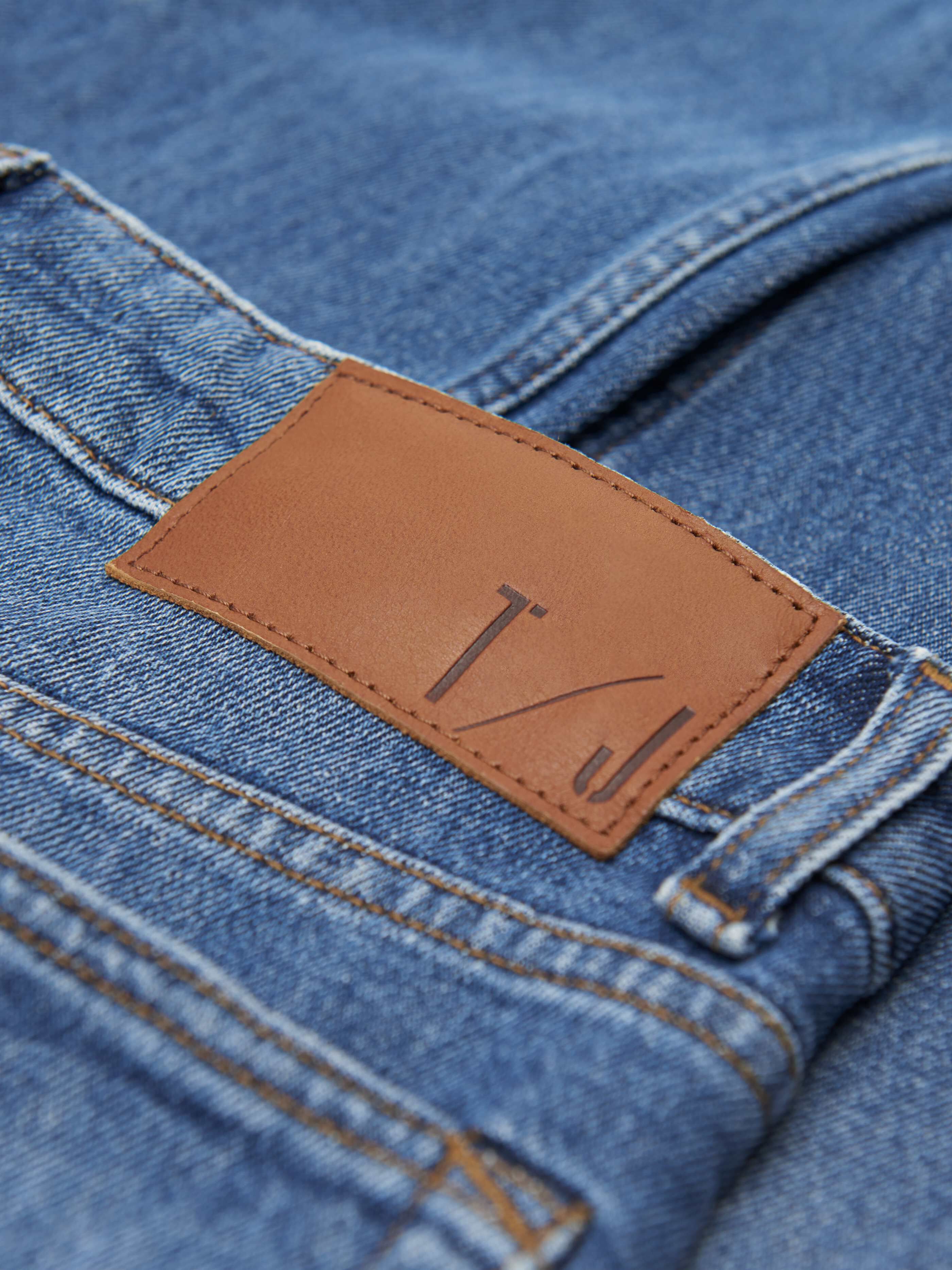 Lea Jeans - Buy Jeans online