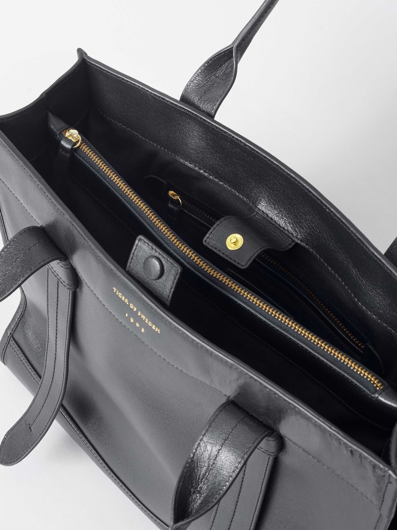 Totale Tasche in Black from Tiger of Sweden Totale Tasche in Black from Tiger of Sweden