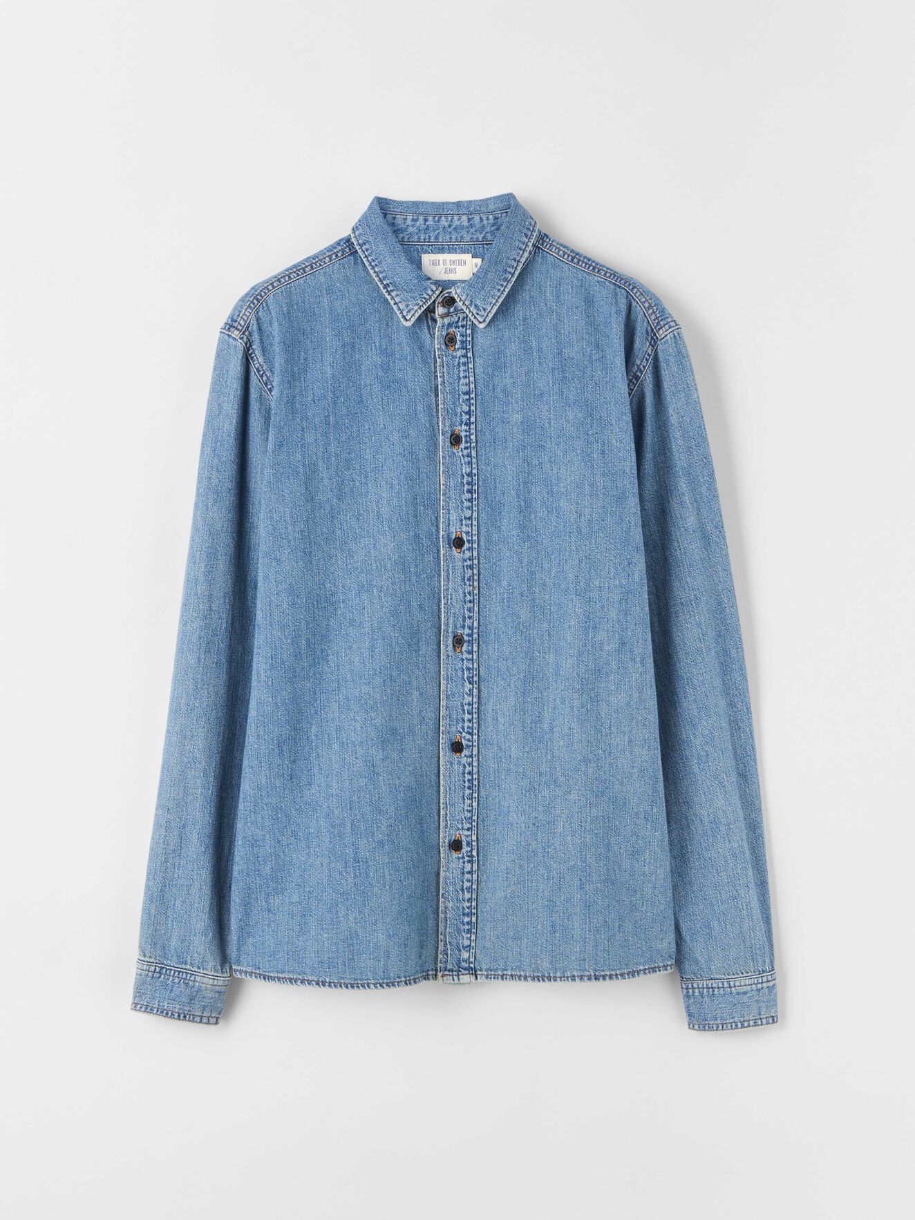 Pure Np Hemd in Medium Blue from Tiger of Sweden Pure Np Hemd in Medium Blue from Tiger of Sweden