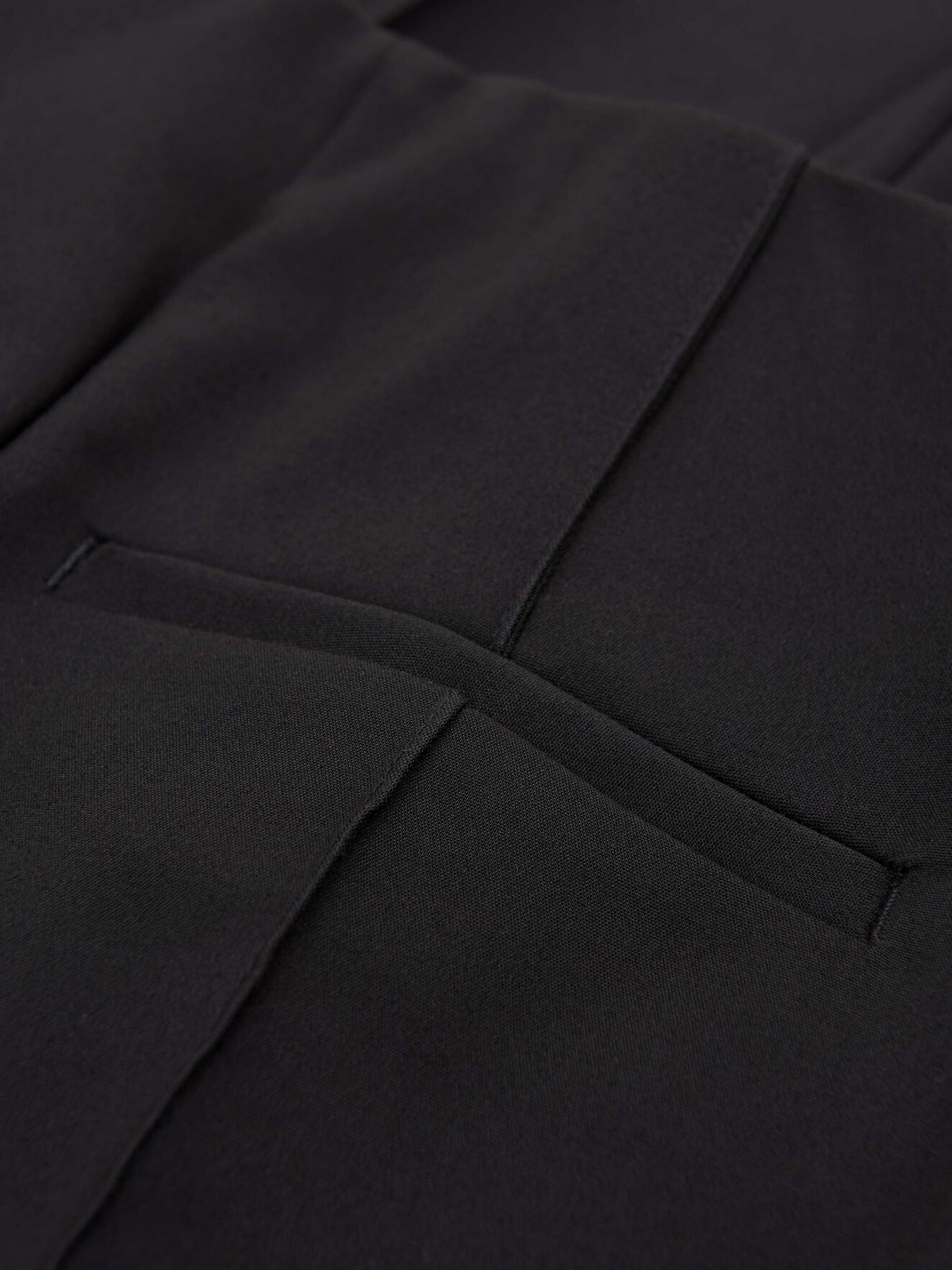 Loane 2 Trousers in Black from Tiger of Sweden Loane 2 Trousers in Black from Tiger of Sweden