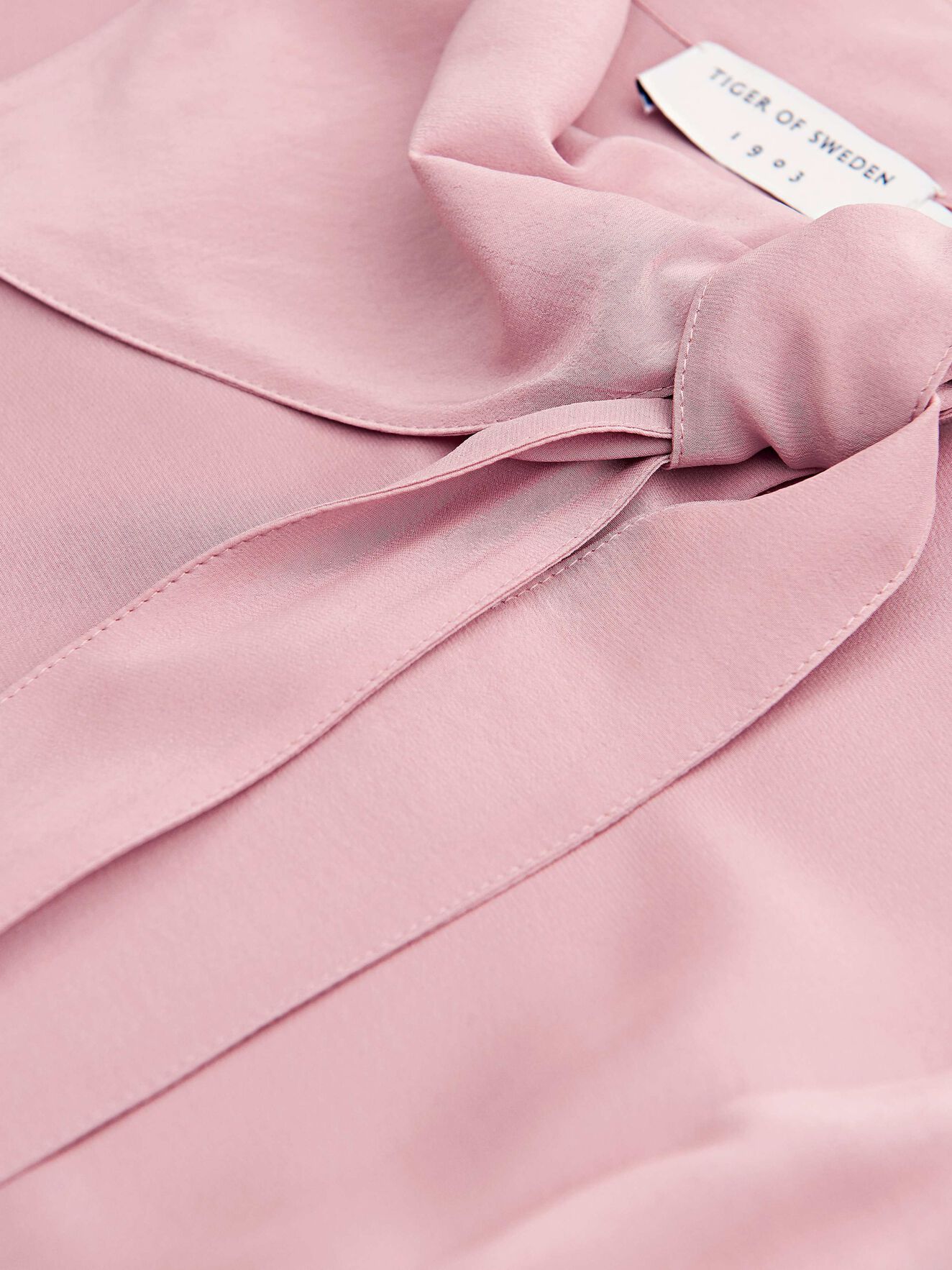 Faimes Shirt in Gents Pink from Tiger of Sweden Faimes Shirt in Gents Pink from Tiger of Sweden