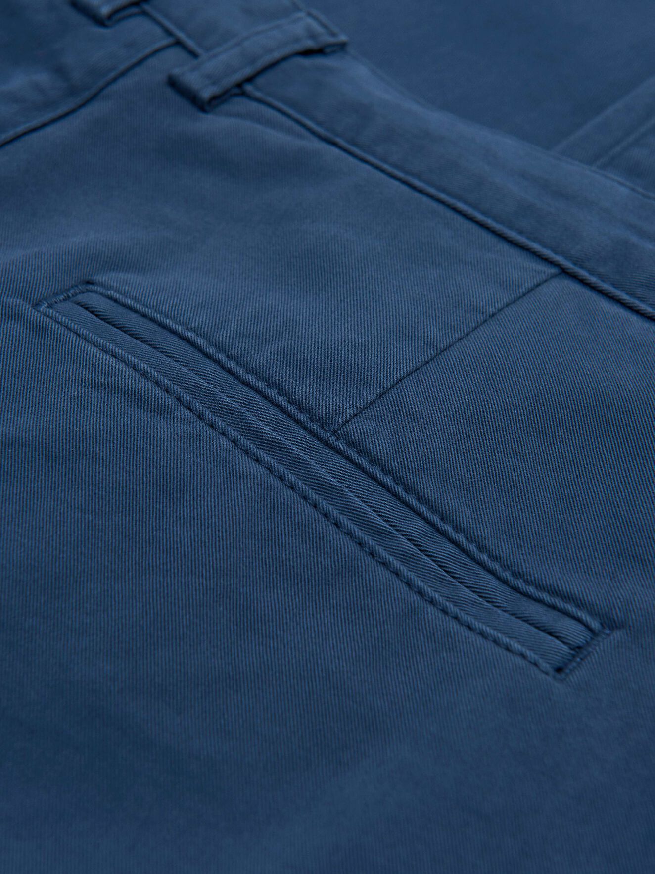 Transit 4 Trousers in Soft blue from Tiger of Sweden Transit 4 Trousers in Soft blue from Tiger of Sweden