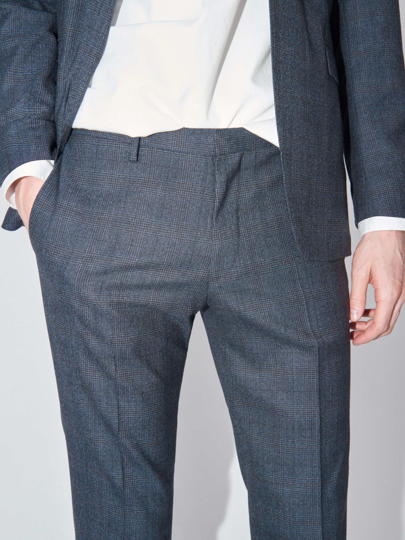 Pantalon Todd in Midnight blue from Tiger of Sweden Pantalon Todd in Midnight blue from Tiger of Sweden