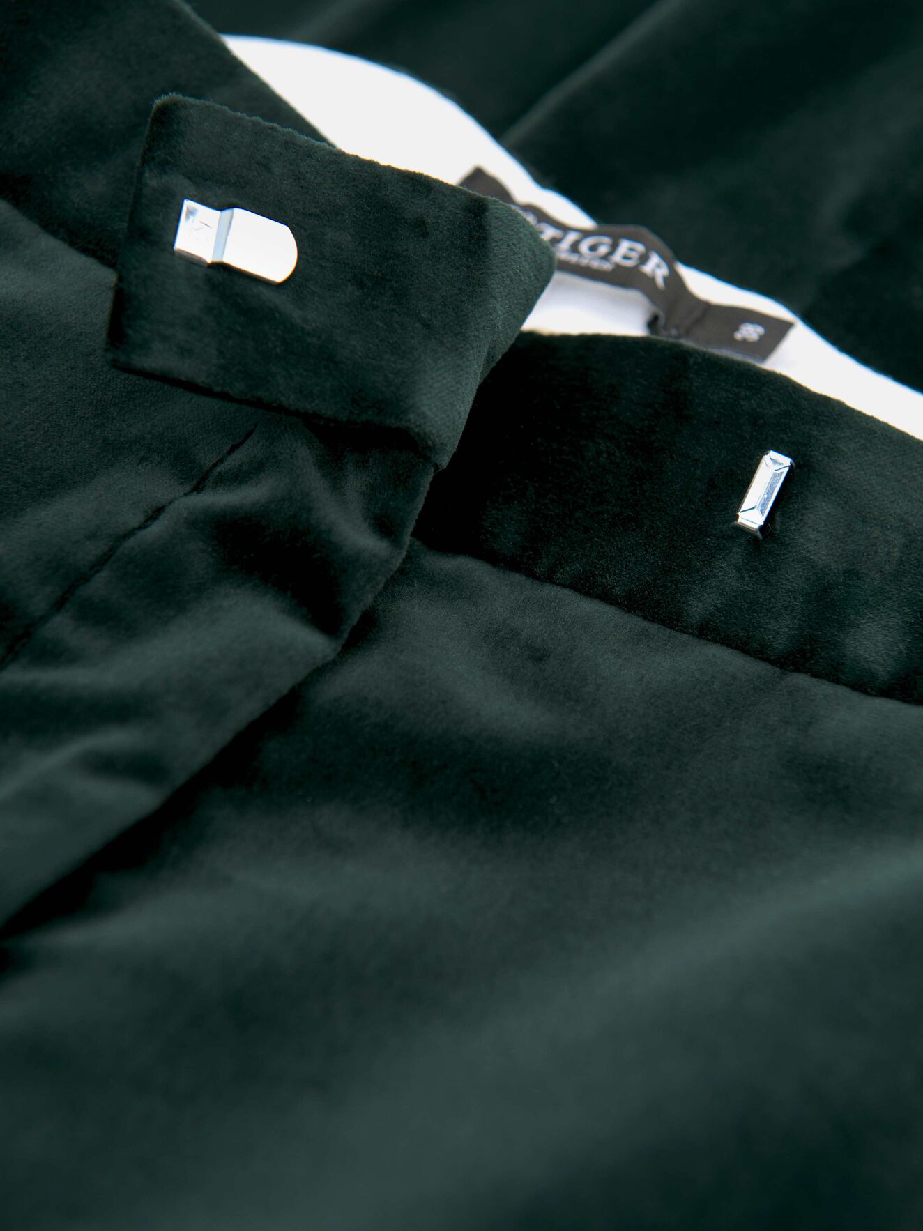 Seanessa 2 Trousers in Dark Forest from Tiger of Sweden Seanessa 2 Trousers in Dark Forest from Tiger of Sweden