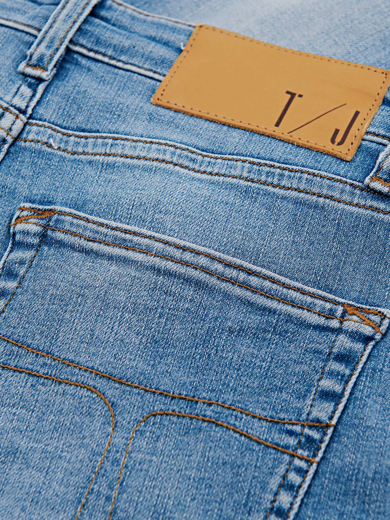 Shelly Jeans in Light blue from Tiger of Sweden Shelly Jeans in Light blue from Tiger of Sweden
