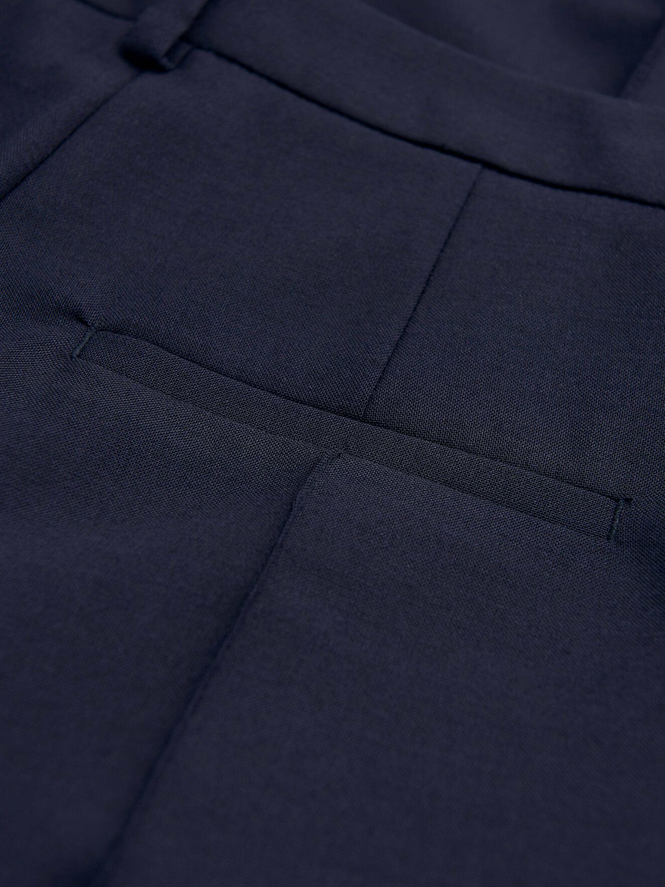 Bari W Trousers in Midnight blue from Tiger of Sweden Bari W Trousers in Midnight blue from Tiger of Sweden
