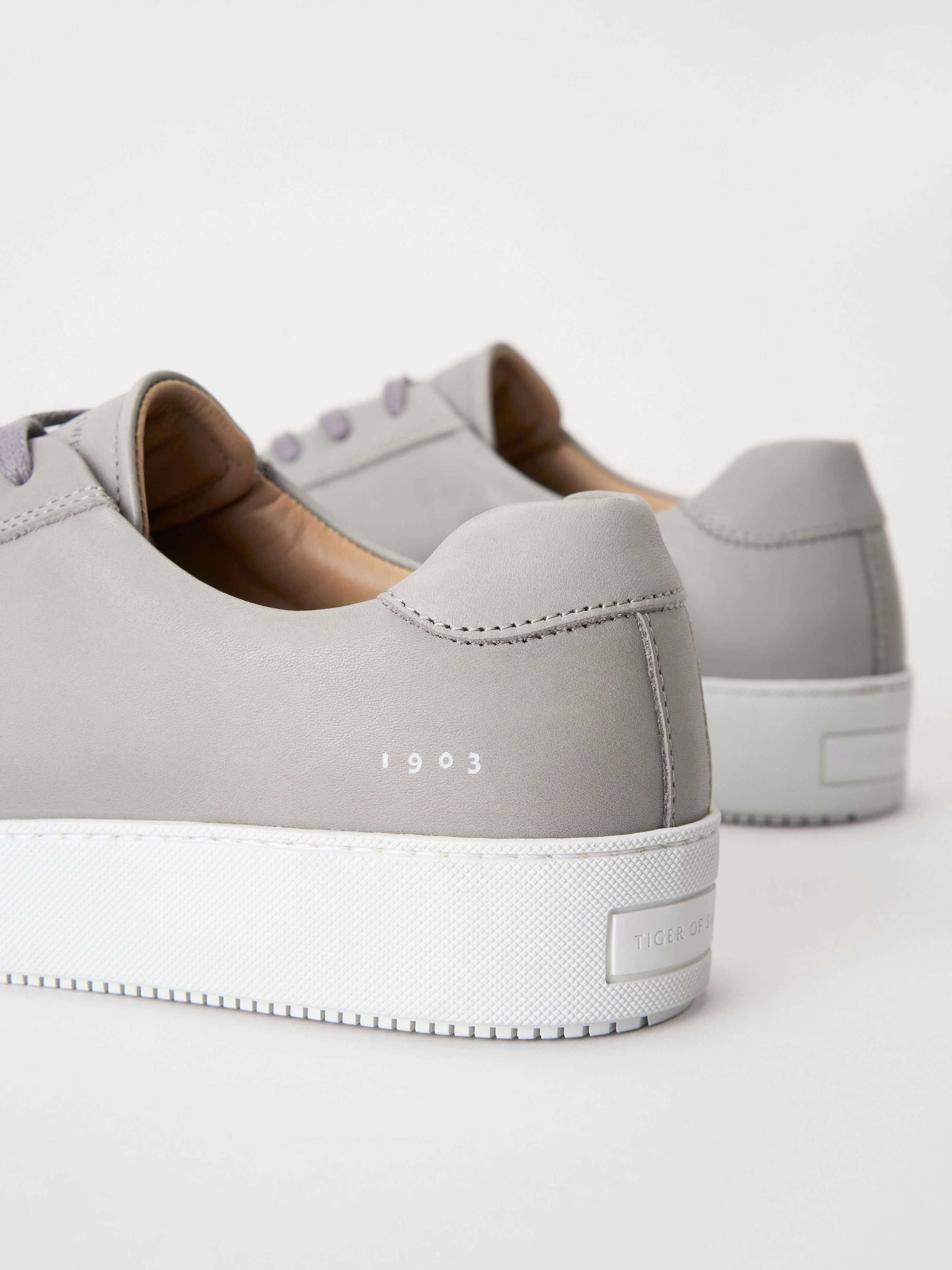 Tiger salas sneakers clearance