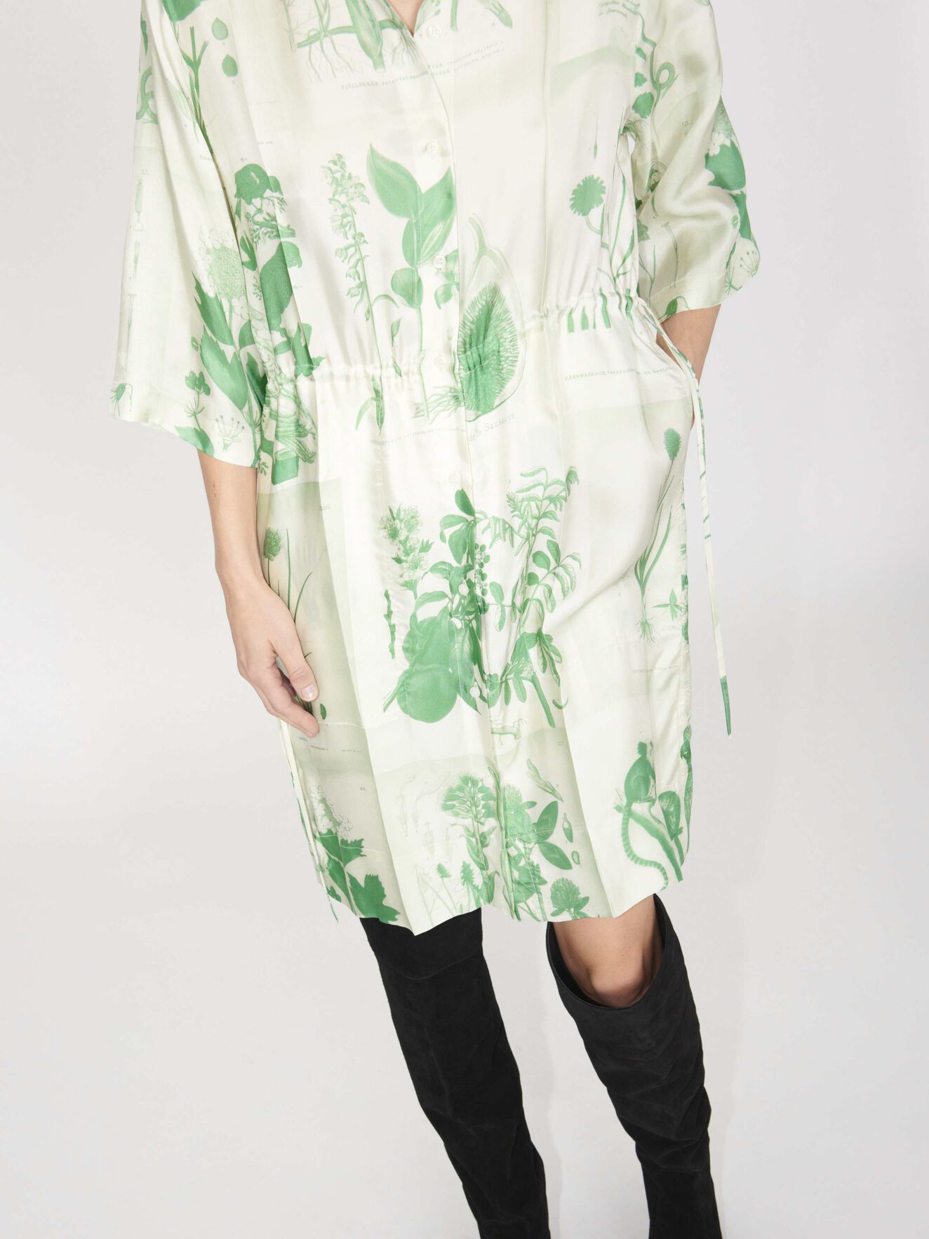 Ornella X Dress in ARTWORK from Tiger of Sweden Ornella X Dress in ARTWORK from Tiger of Sweden