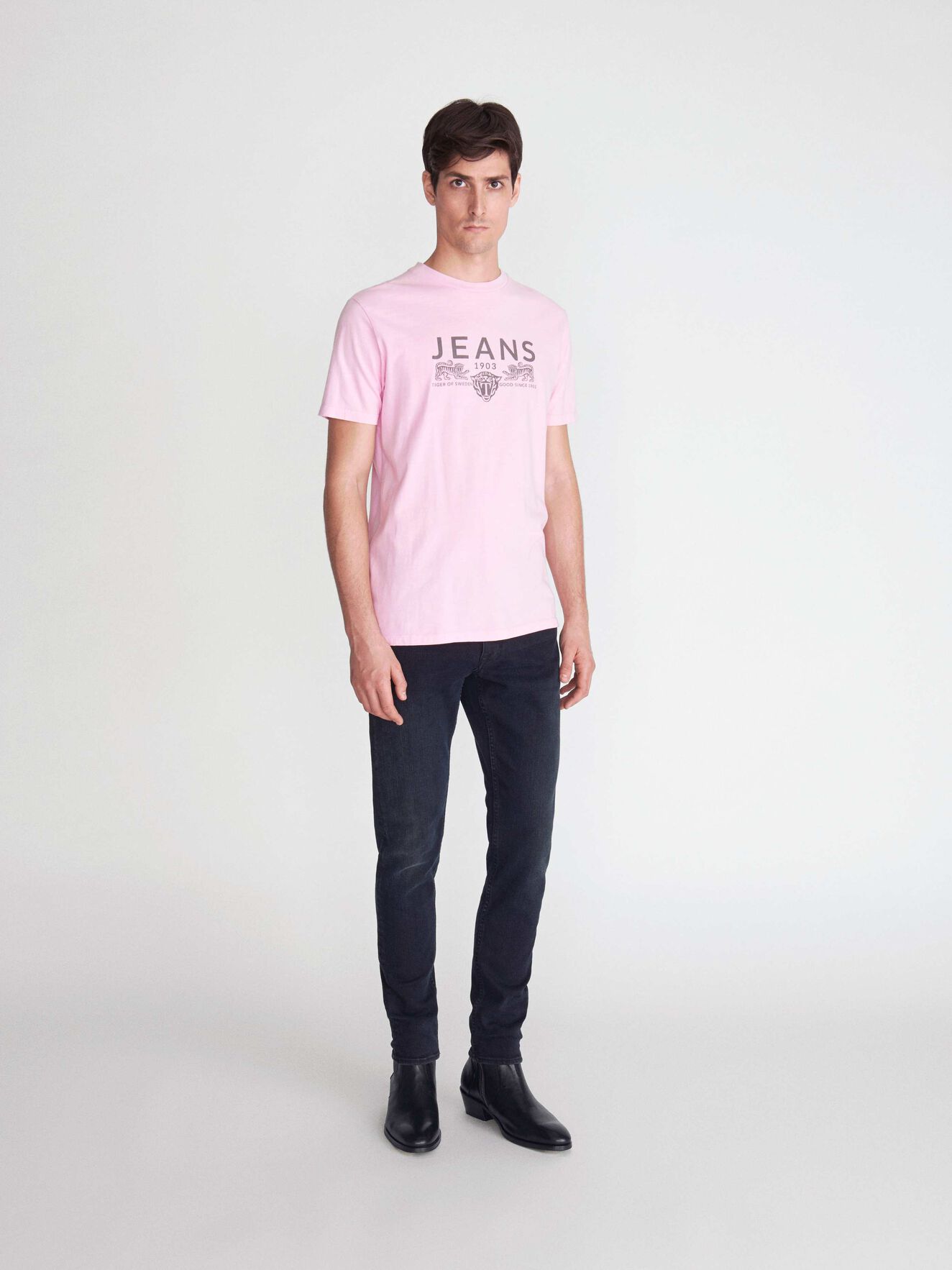 Fleek Pr t-shirt in Blush Pink from Tiger of Sweden Fleek Pr t-shirt in Blush Pink from Tiger of Sweden
