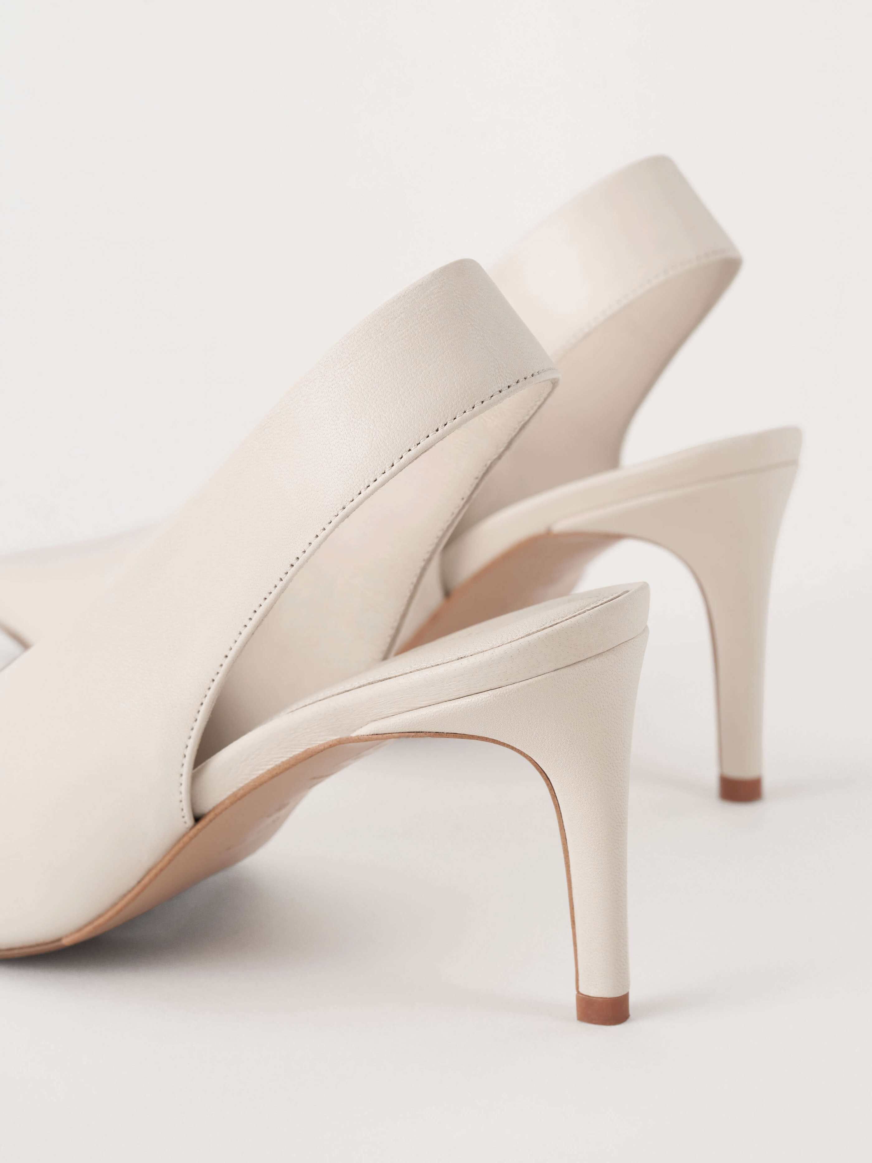 Winter white pumps Outlet