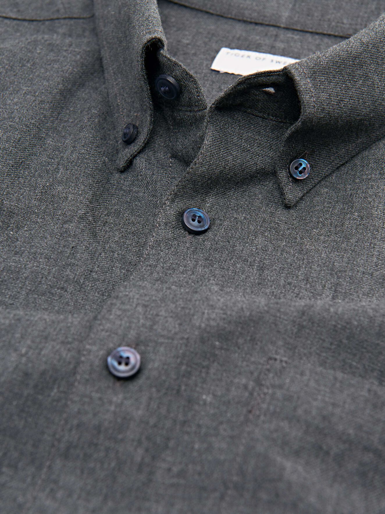 Chemise Sankt in Med Grey Mel from Tiger of Sweden Chemise Sankt in Med Grey Mel from Tiger of Sweden