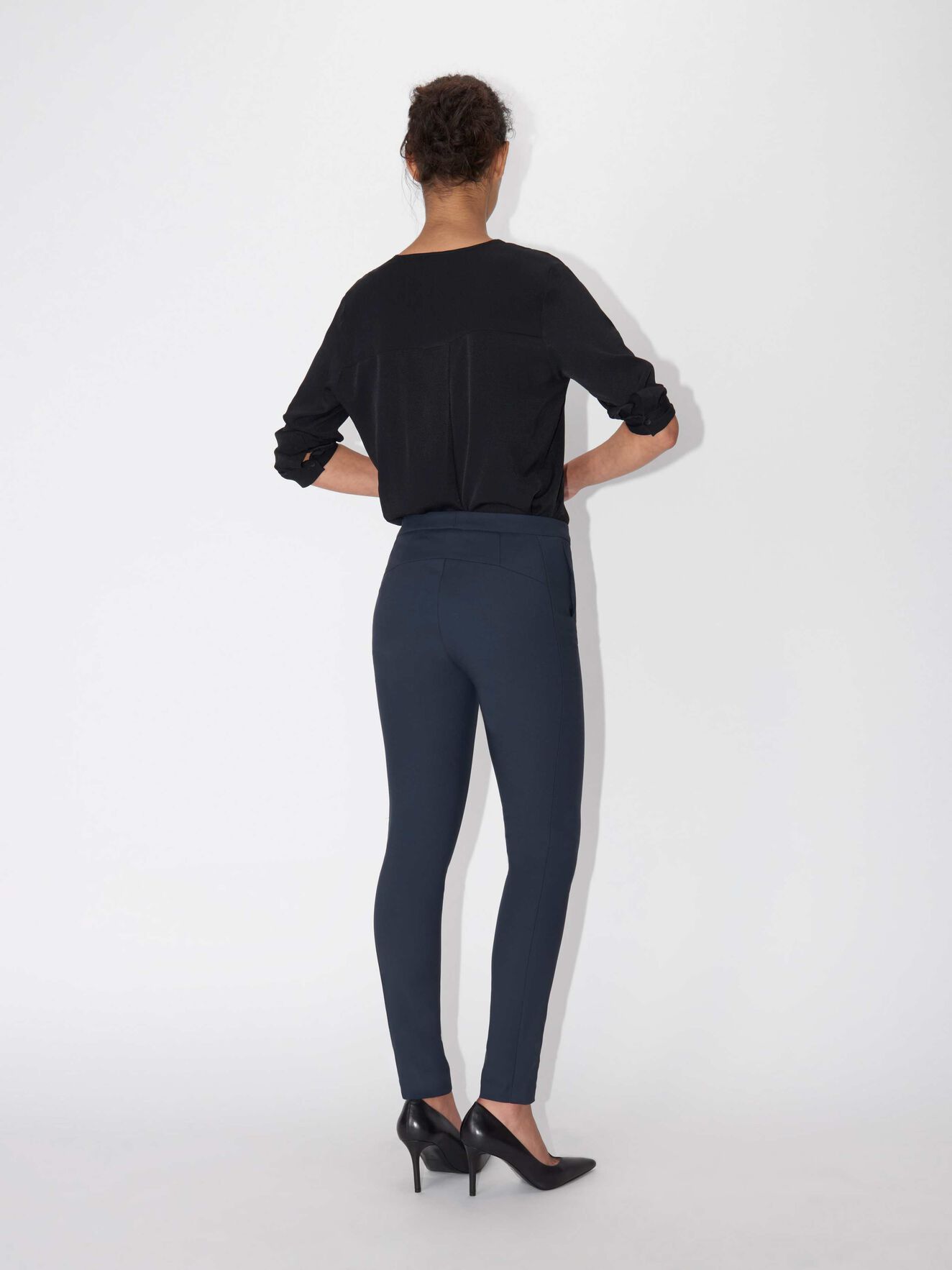 Cristin Hose in Midnight Blue from Tiger of Sweden Cristin Hose in Midnight Blue from Tiger of Sweden