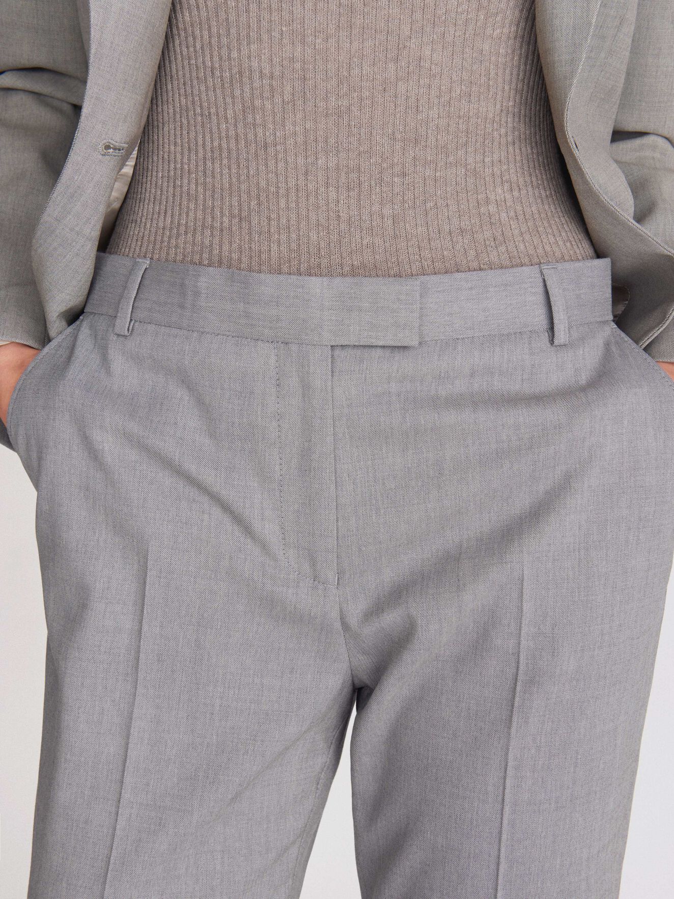 Hollen Trousers in Light grey melange from Tiger of Sweden Hollen Trousers in Light grey melange from Tiger of Sweden