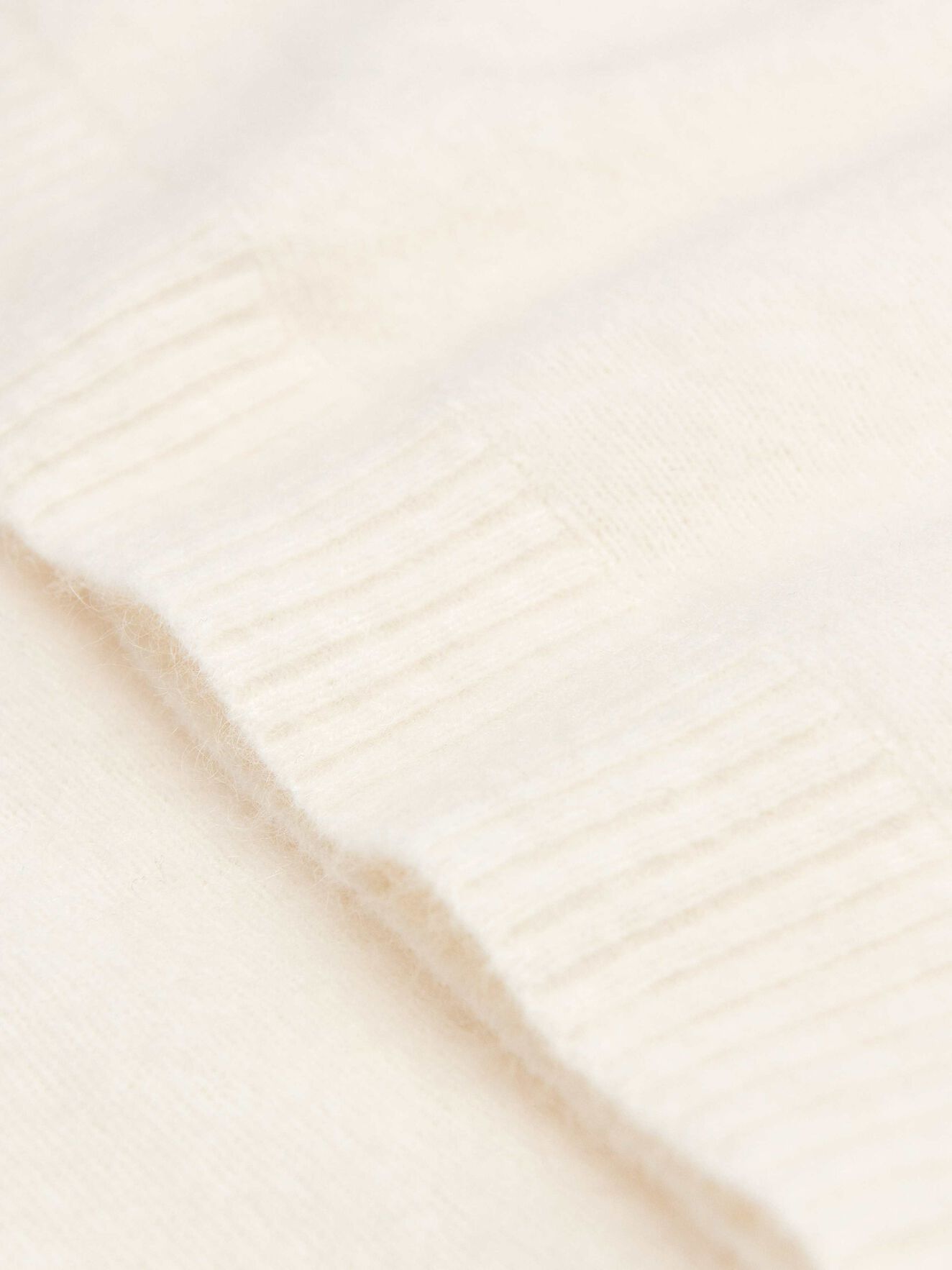 Gwynn Pullover in Pure white from Tiger of Sweden Gwynn Pullover in Pure white from Tiger of Sweden