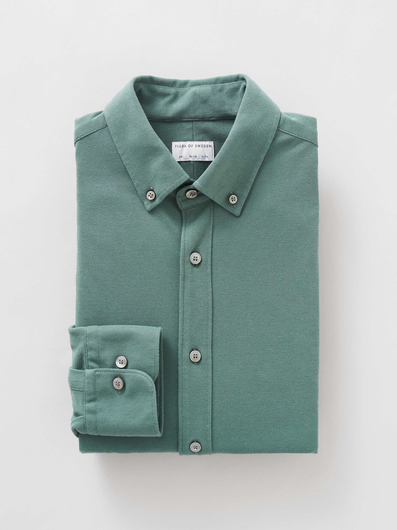 Chemise Fenald in Dark Dew from Tiger of Sweden Chemise Fenald in Dark Dew from Tiger of Sweden
