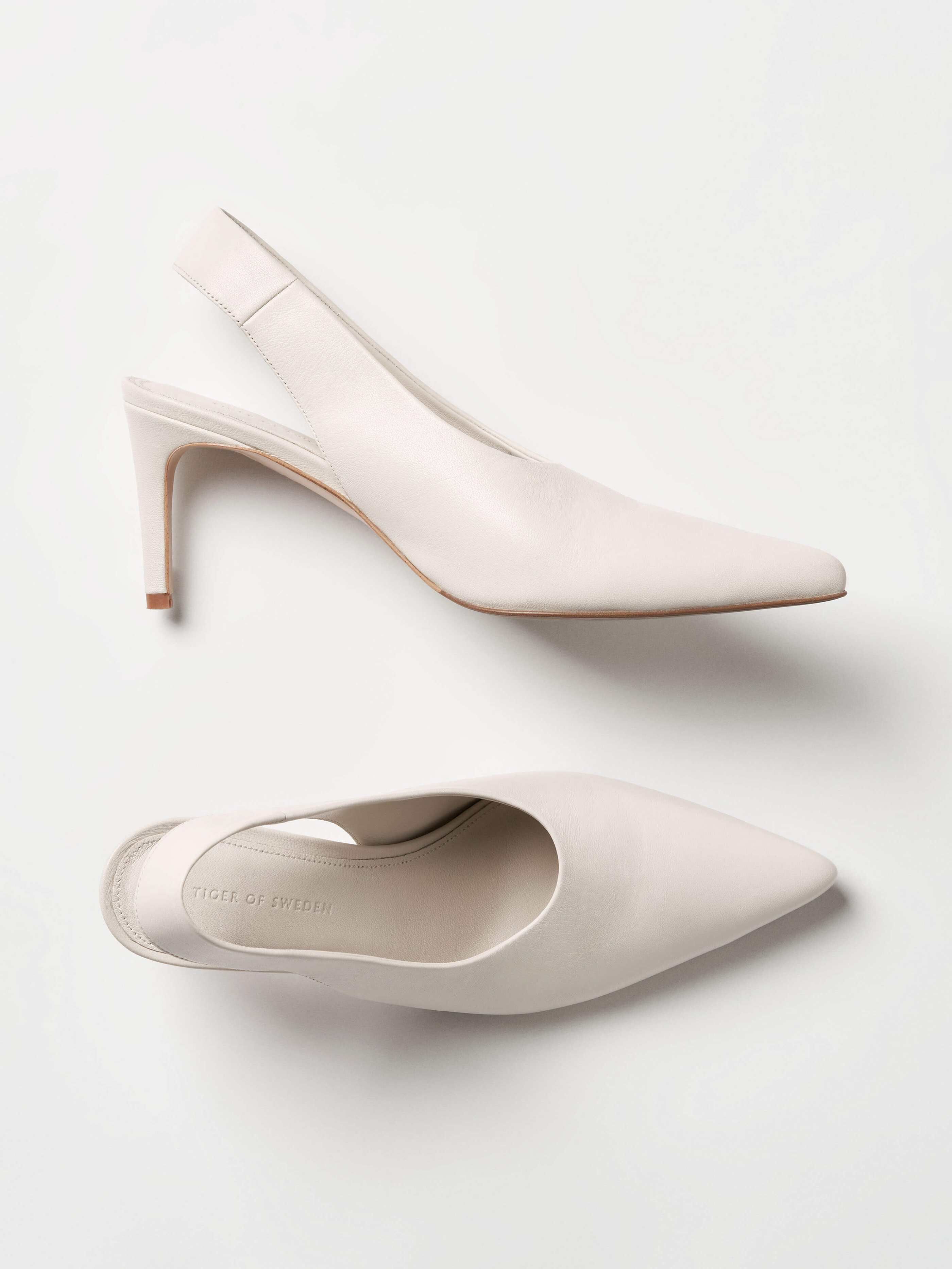 Winter white pumps Outlet