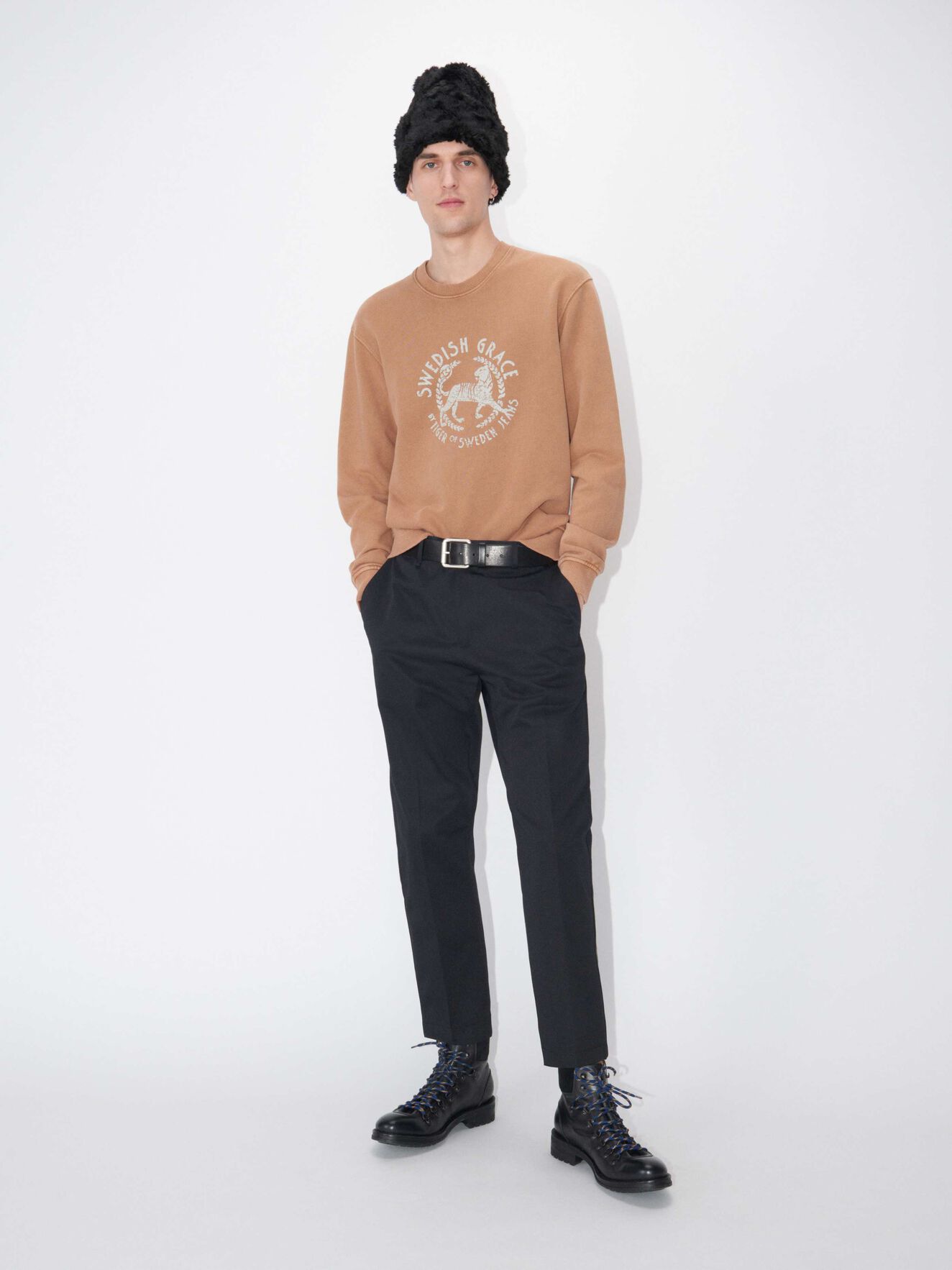 Tano Pr Sweatshirt in Thrush from Tiger of Sweden Tano Pr Sweatshirt in Thrush from Tiger of Sweden
