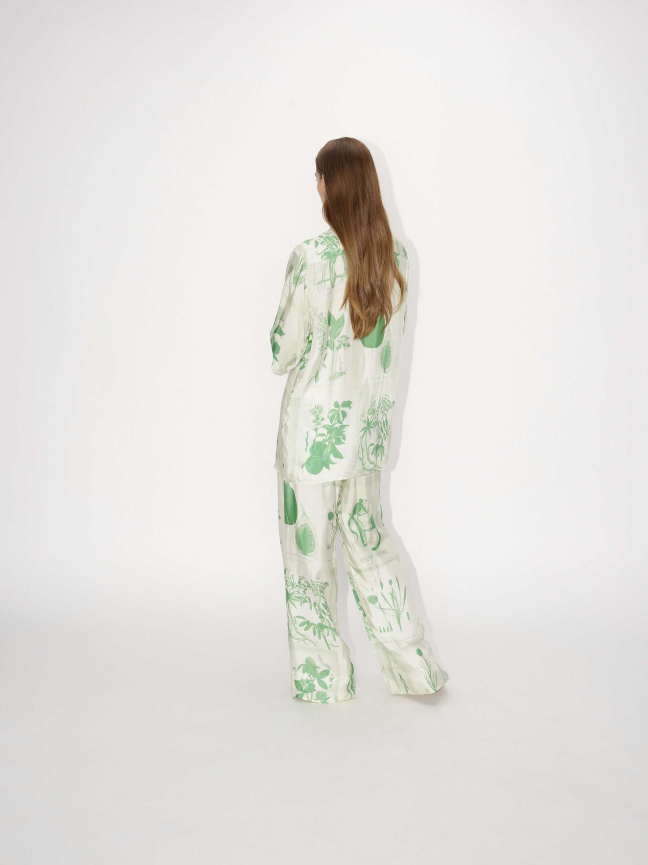 Dillenia X Trousers in ARTWORK from Tiger of Sweden Dillenia X Trousers in ARTWORK from Tiger of Sweden