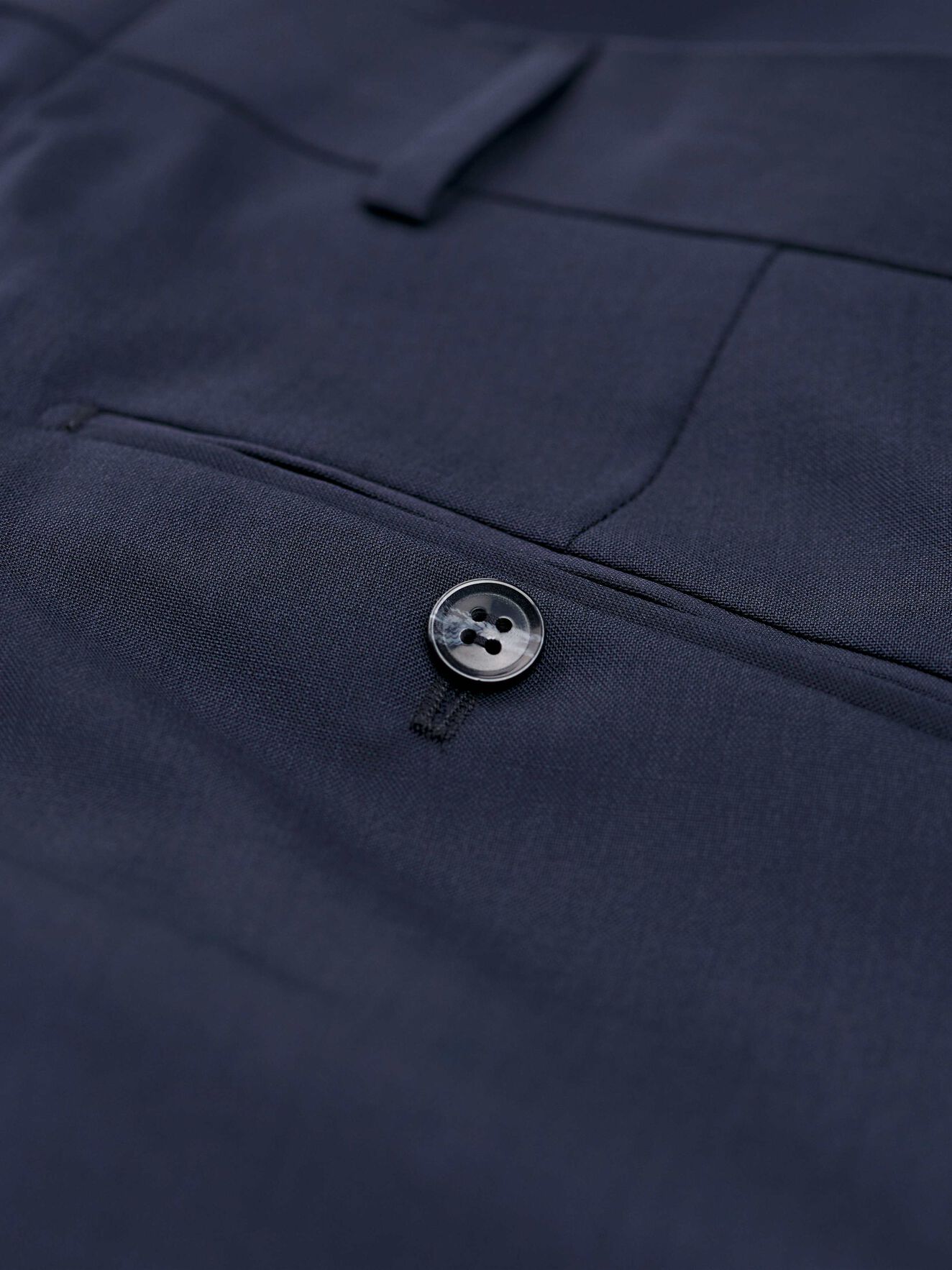 Gordon Trousers in Midnight blue/B.G from Tiger of Sweden Gordon Trousers in Midnight blue/B.G from Tiger of Sweden