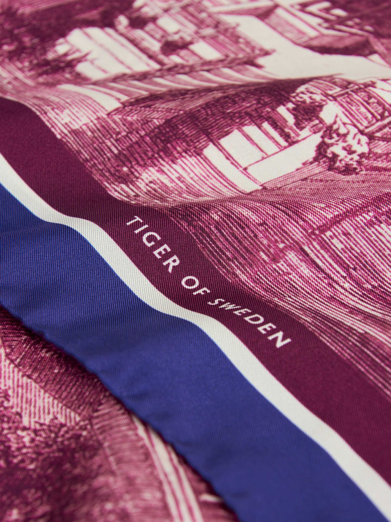 Sineseria Scarf in Print from Tiger of Sweden Sineseria Scarf in Print from Tiger of Sweden