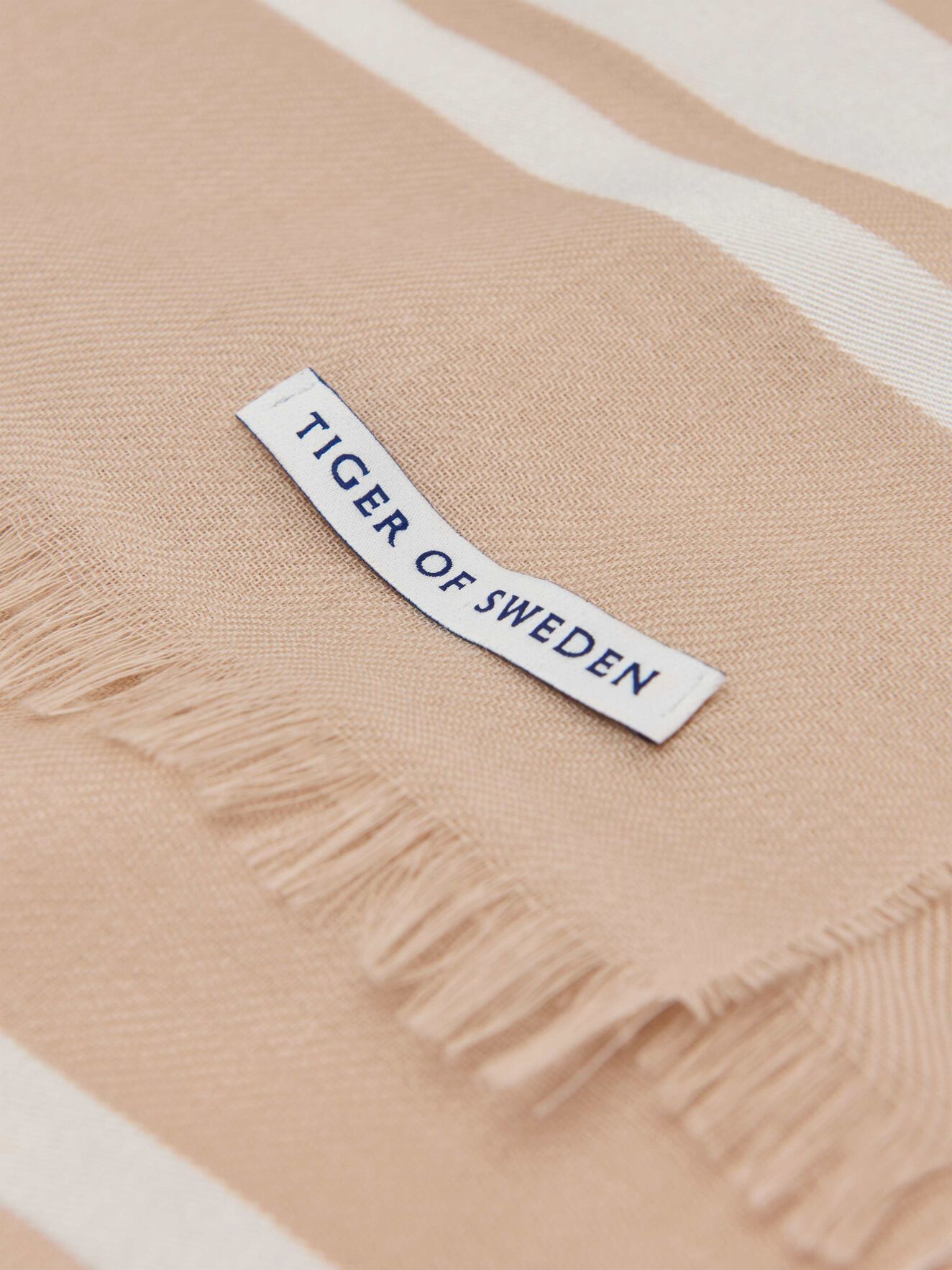 Sarin Schal in Irish Cream from Tiger of Sweden Sarin Schal in Irish Cream from Tiger of Sweden