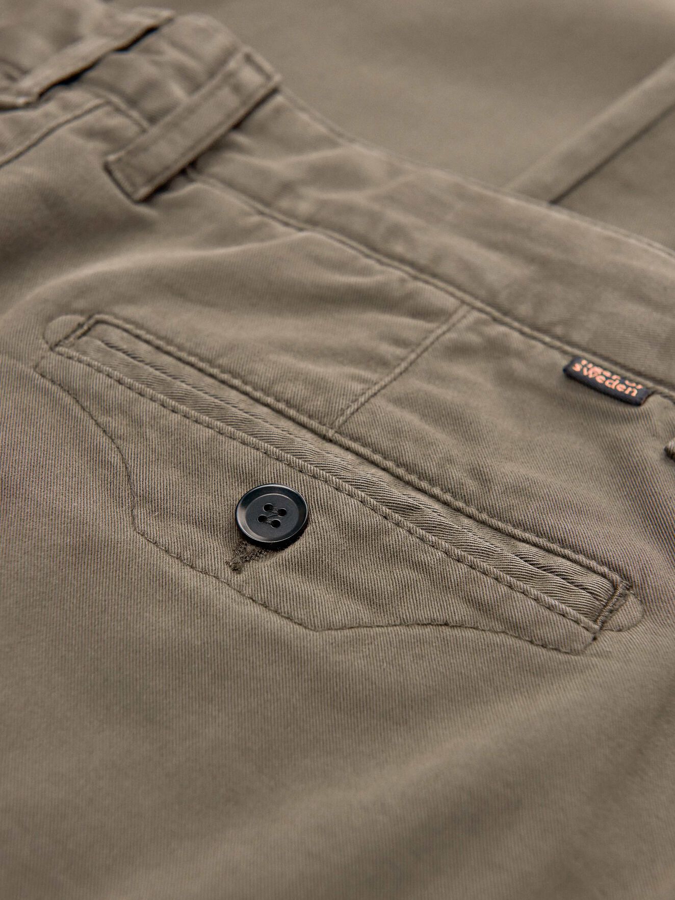 River Trousers in Timber Brown from Tiger of Sweden River Trousers in Timber Brown from Tiger of Sweden