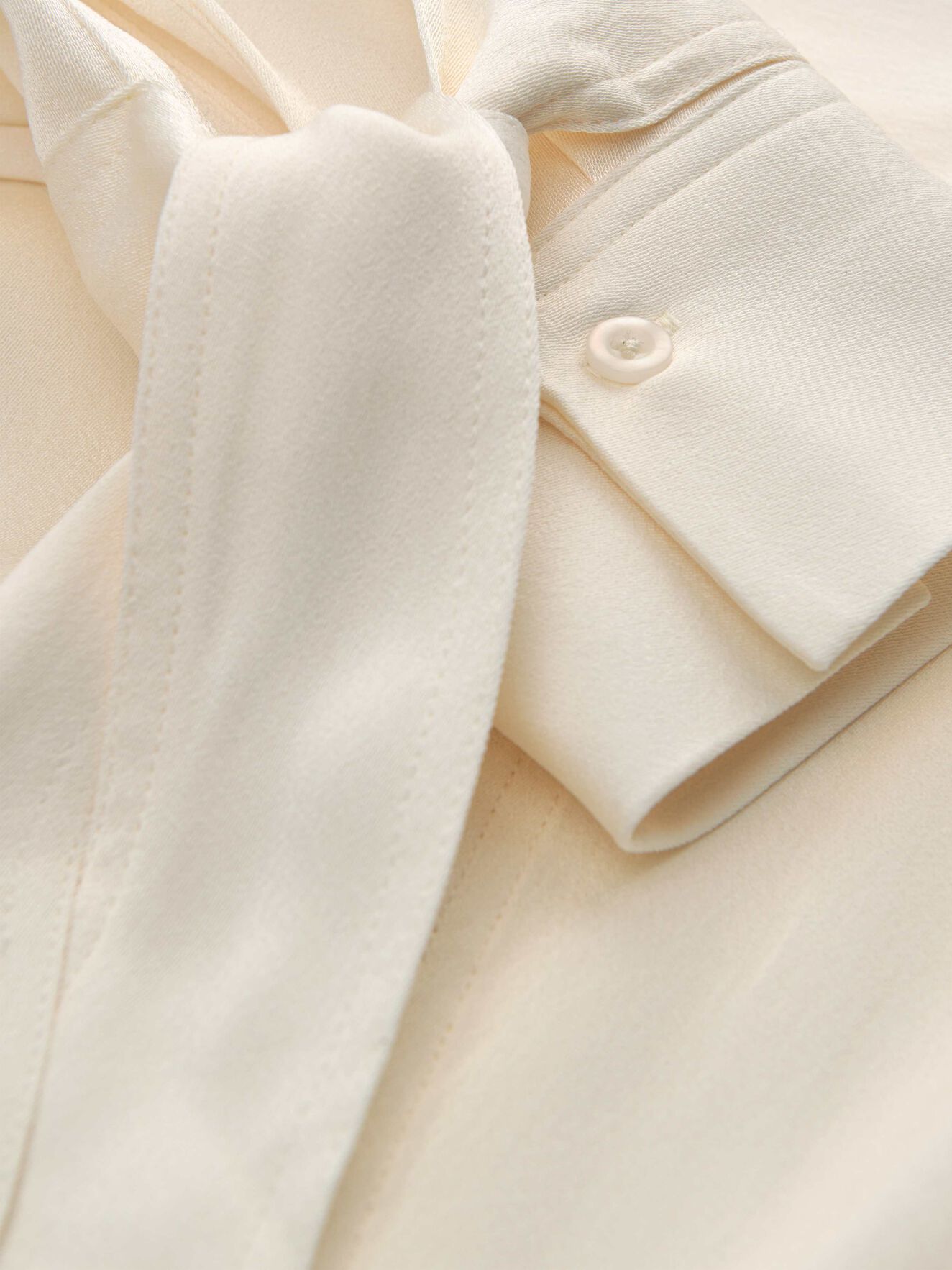Simmone Top in Divine White from Tiger of Sweden Simmone Top in Divine White from Tiger of Sweden