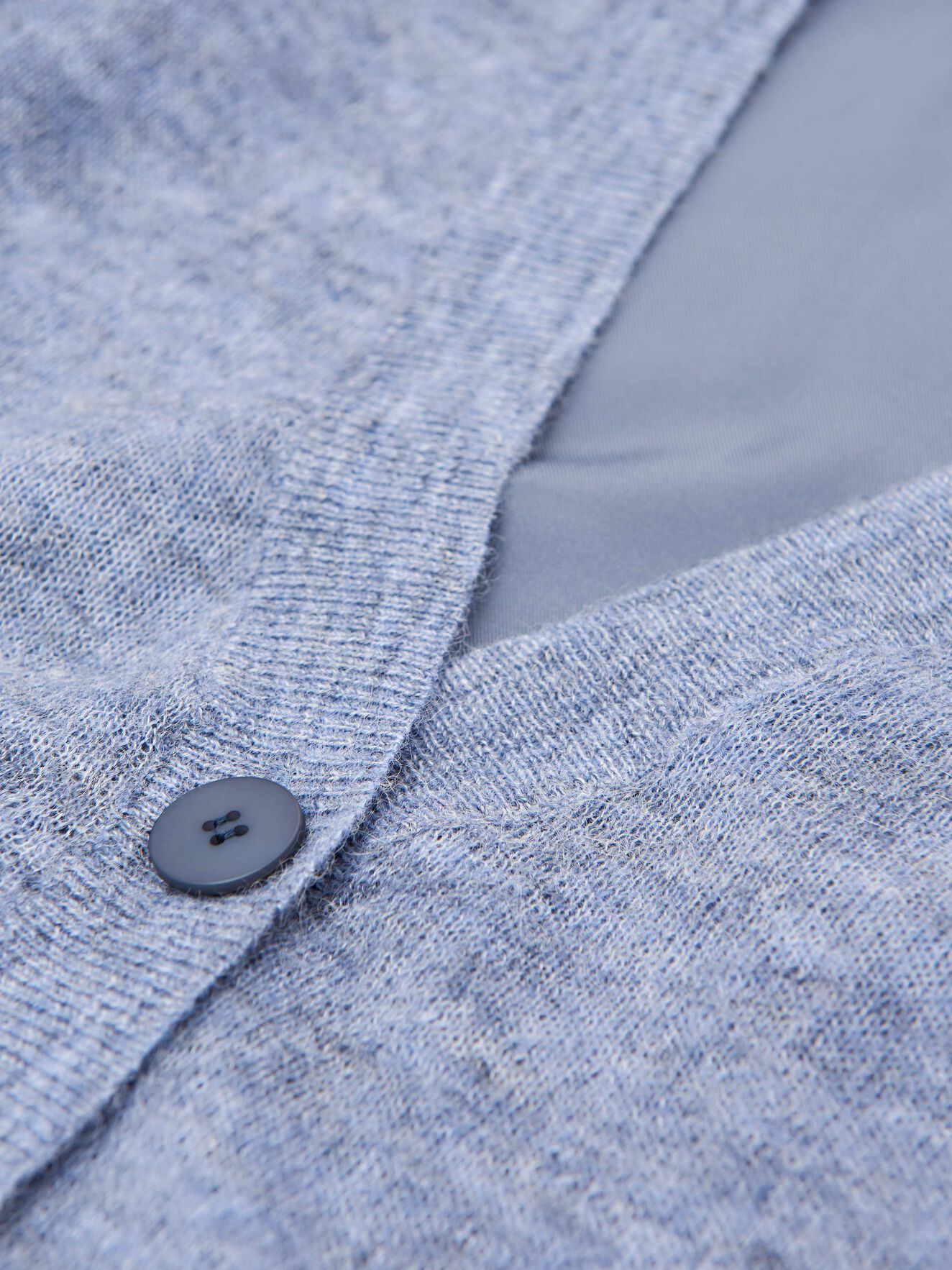 Hassi Cardigan in Soft blue from Tiger of Sweden Hassi Cardigan in Soft blue from Tiger of Sweden