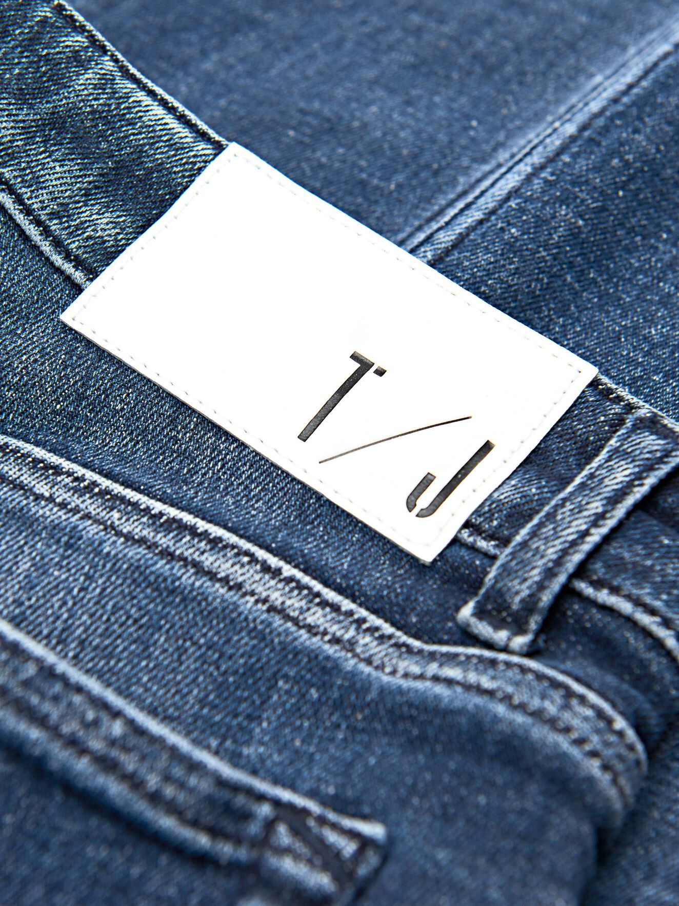 Slight Jeans in Black Blue from Tiger of Sweden Slight Jeans in Black Blue from Tiger of Sweden
