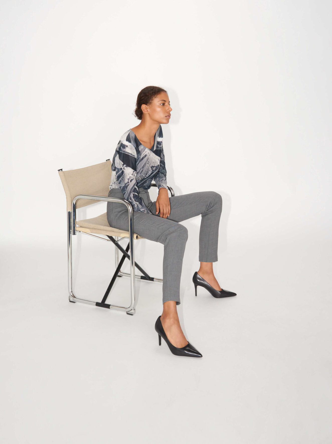Bergenia Trousers in Dark grey Mel from Tiger of Sweden Bergenia Trousers in Dark grey Mel from Tiger of Sweden